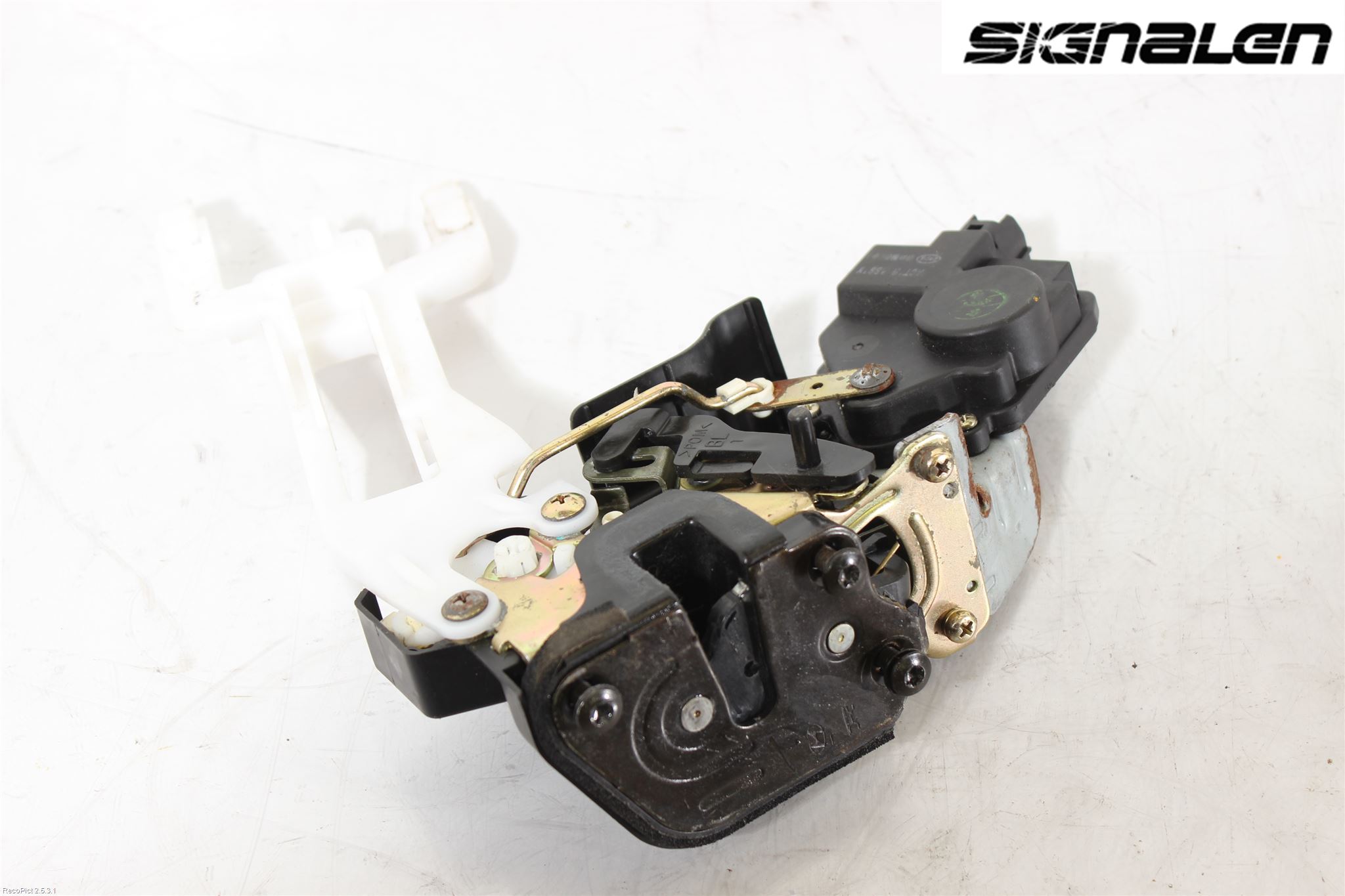 Hyundai SANTA FE  00-06 Låskista-Dörrlås