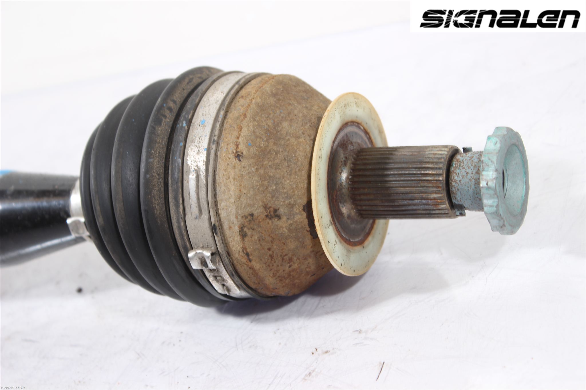 Audi A1/S1 11-18 Drivaxel Fram Höger
