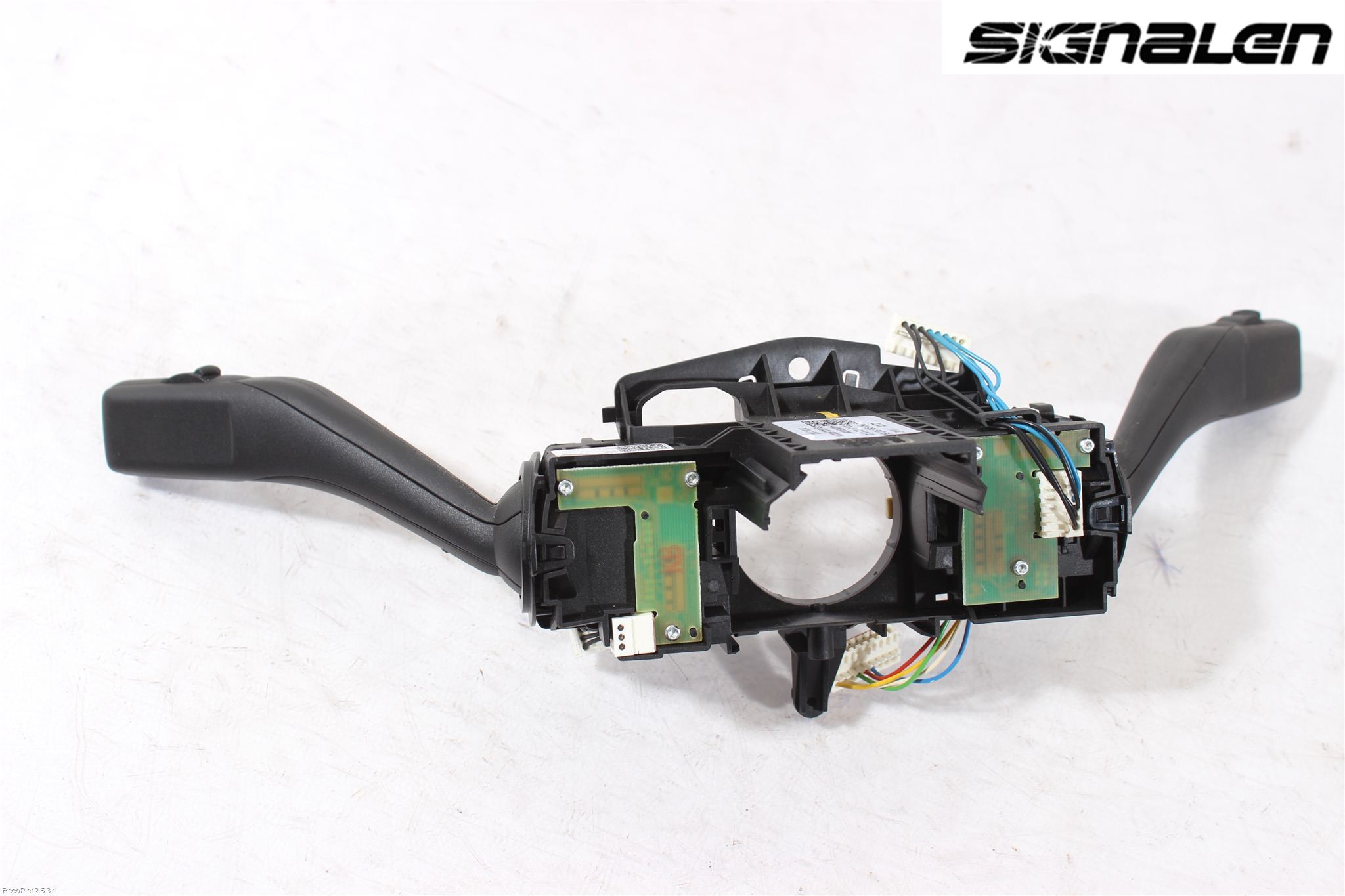 Volkswagen VW GOLF VI 09-13 Spakcentral