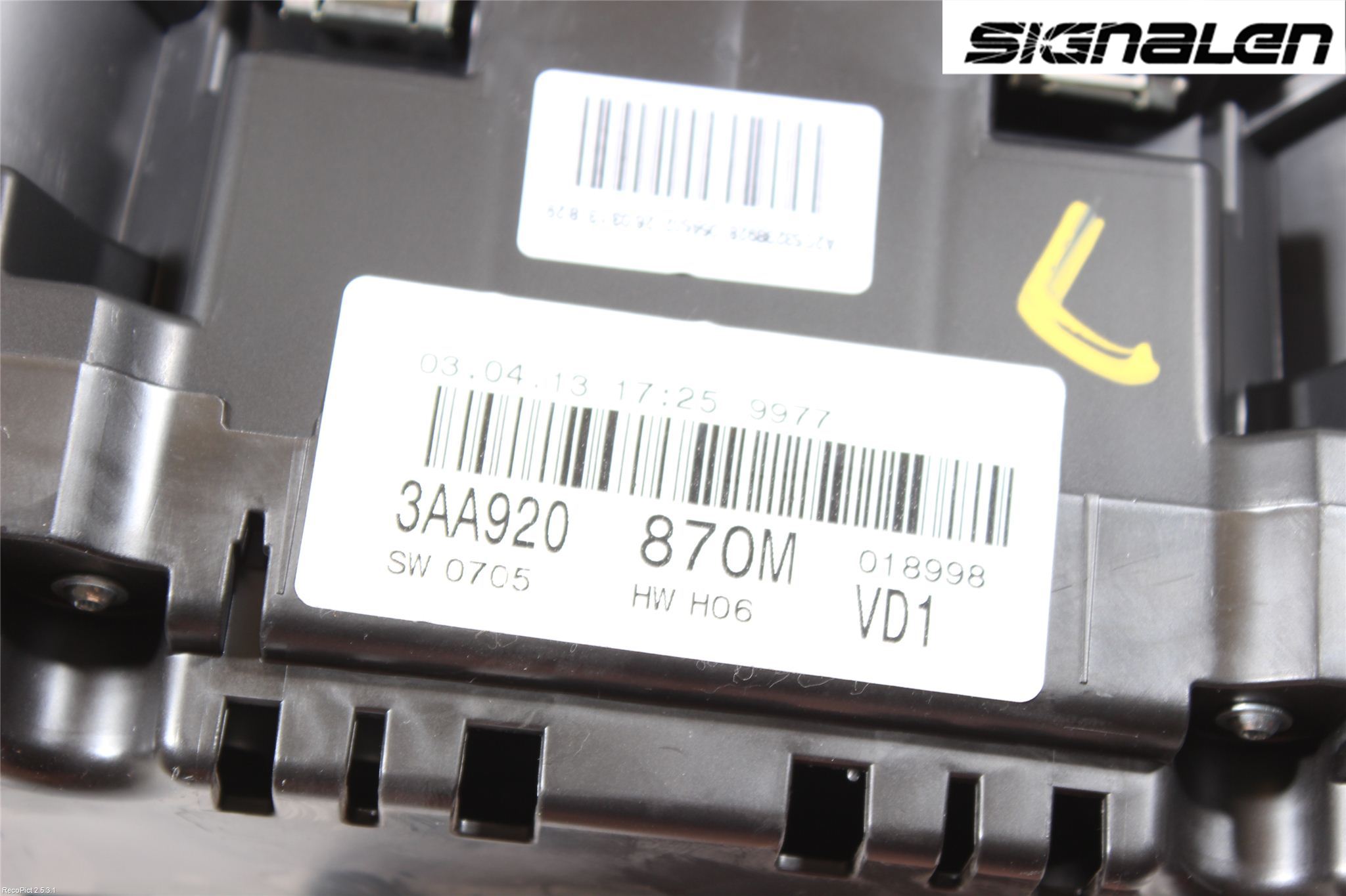 Volkswagen VW PASSAT 11-14 Instrument Komb