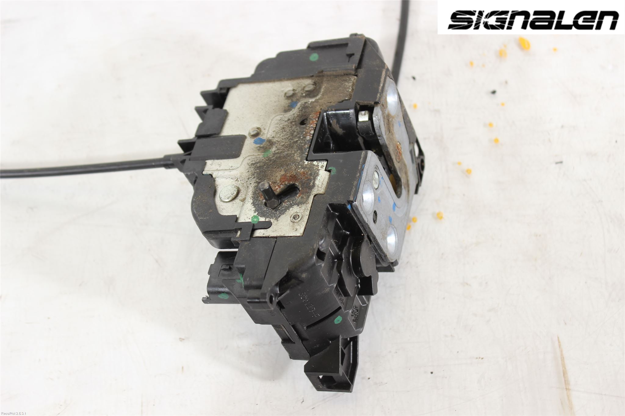 Renault CLIO III  09-12 Låskista-Dörrlås