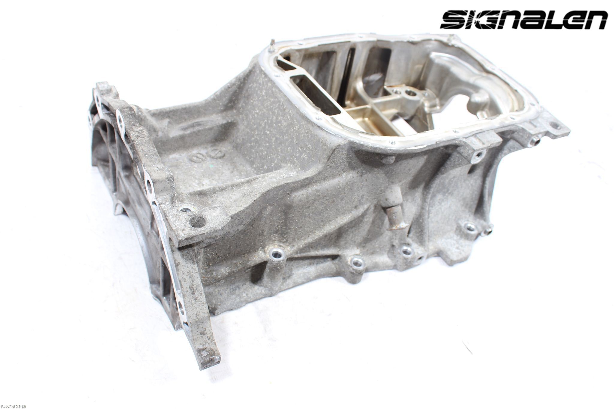 Toyota VERSO 09-18 Oljetråg