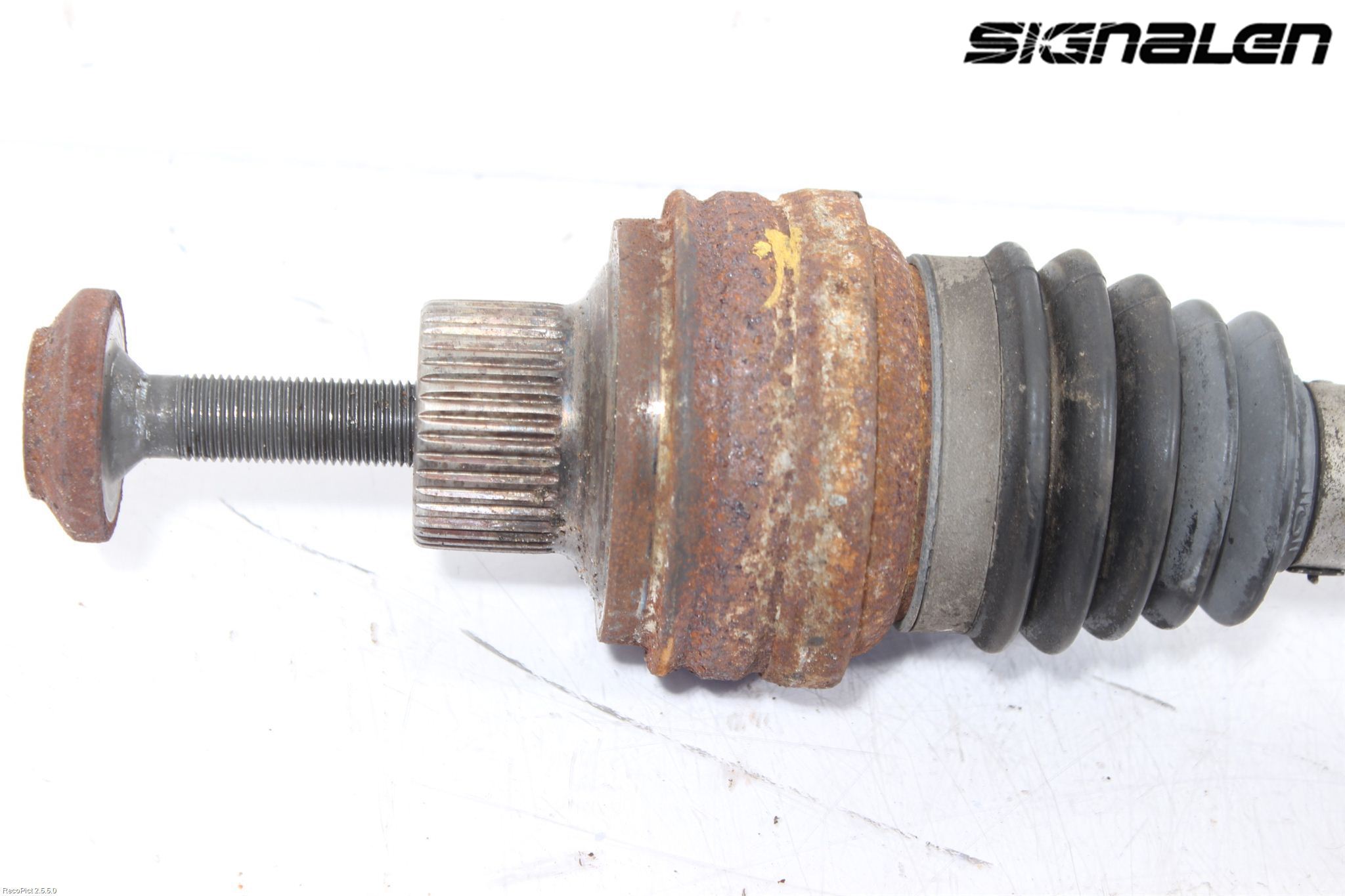 Audi A4 12-15 Drivaxel Bak Vänster