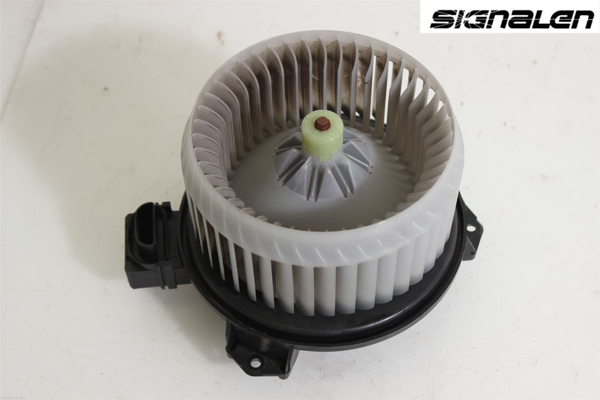 Suzuki SWIFT 05-10 Värmefläkt