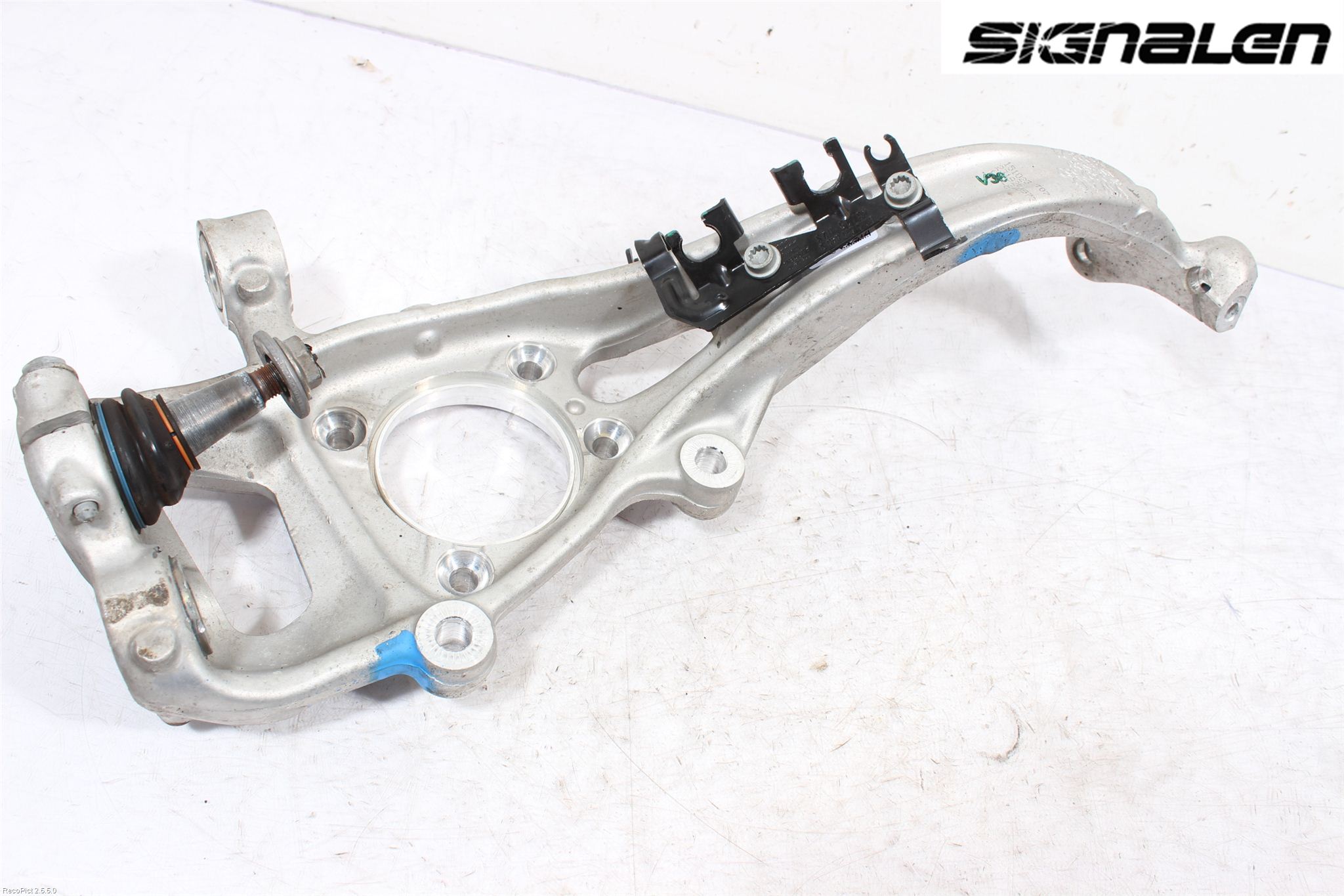 Audi A4/S4 B9 16-19 Styrspindel Lagerhus Hö