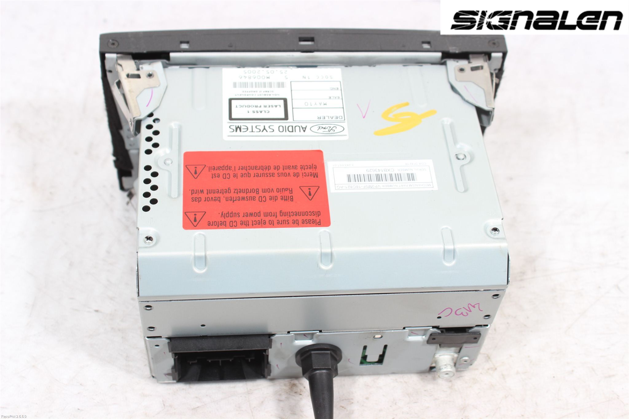 Ford FOCUS     04-07 Radio