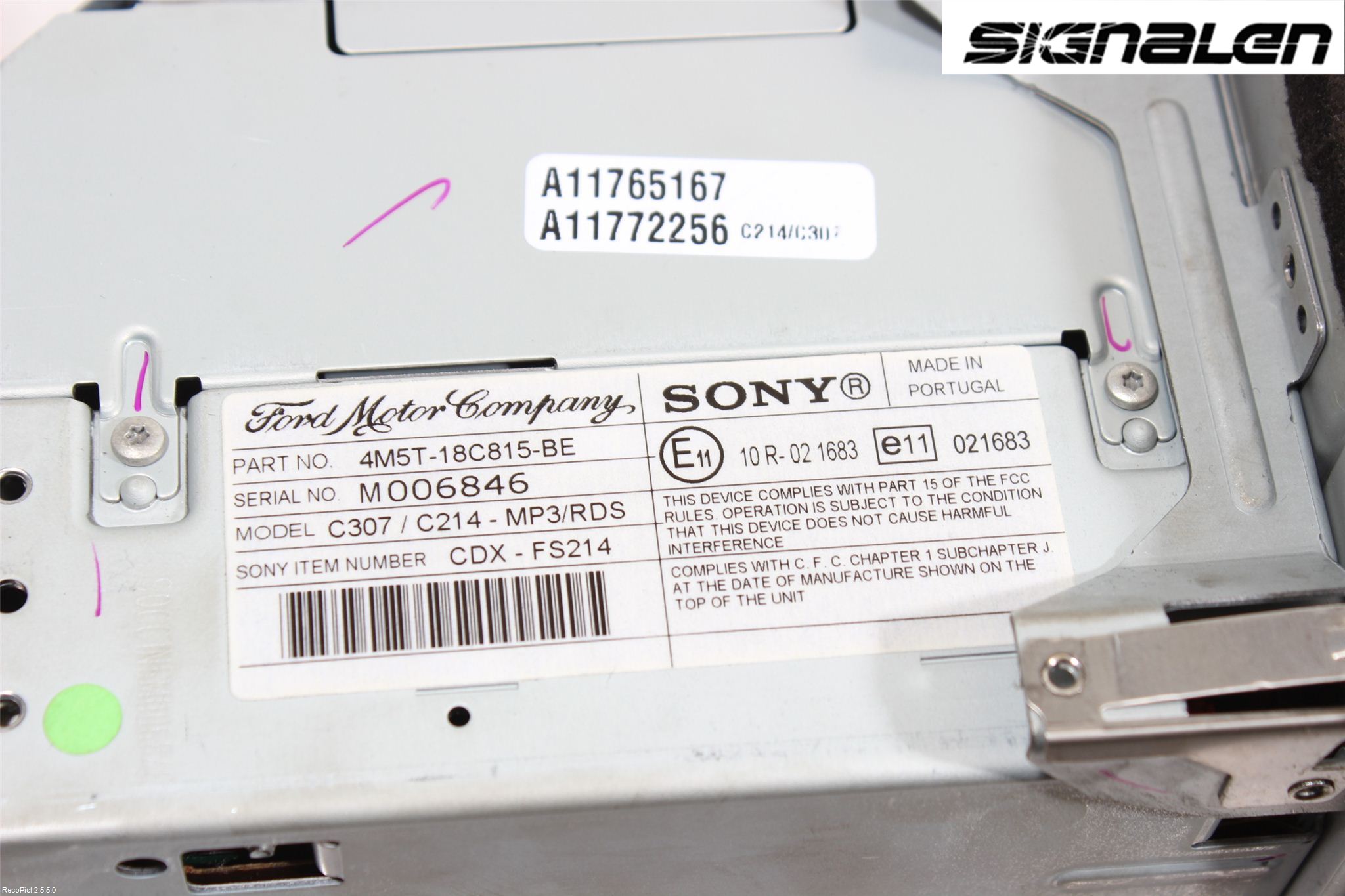 Ford FOCUS     04-07 Radio