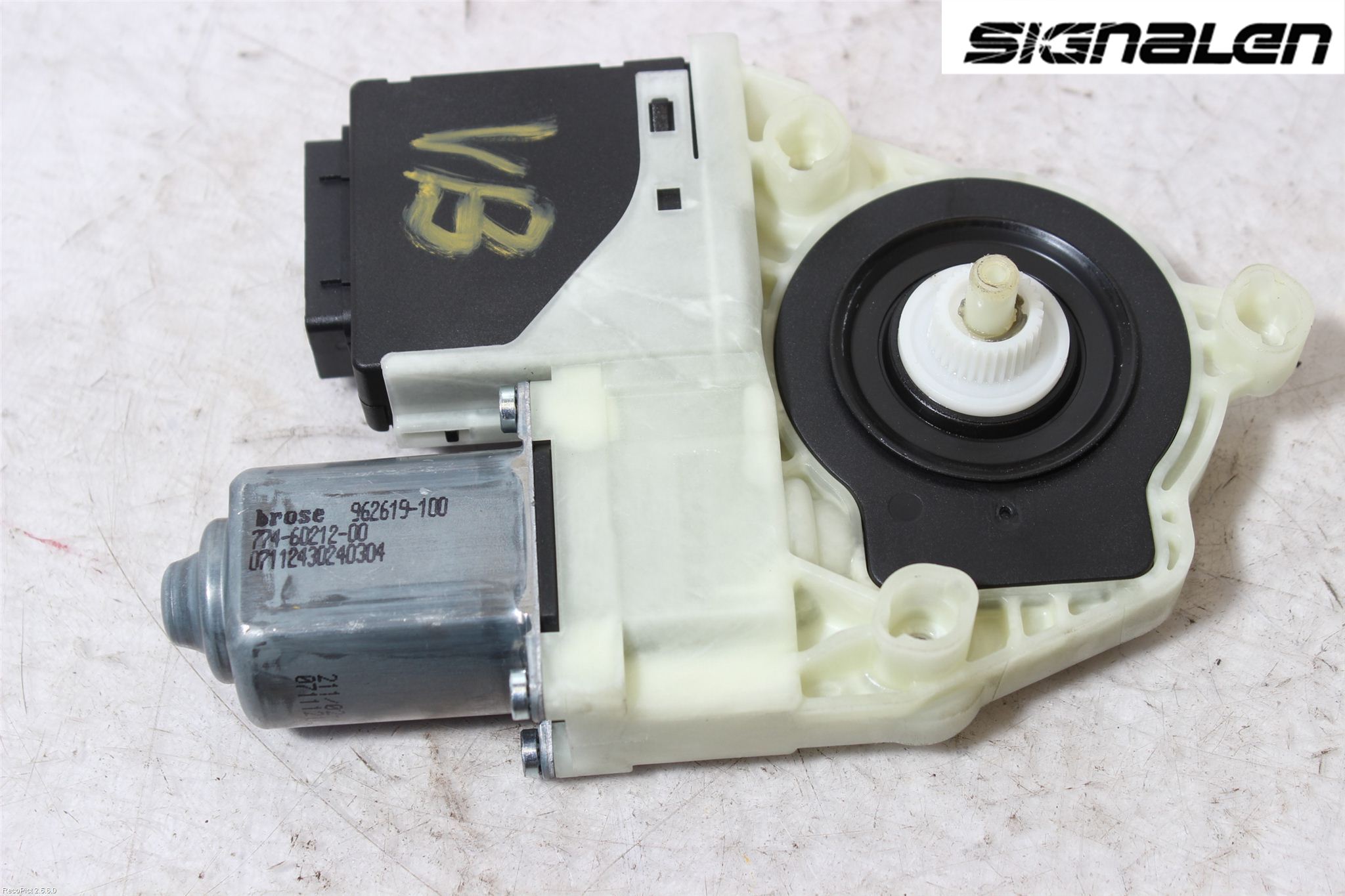 Volkswagen VW PASSAT 11-14 Fönsterhissmotor