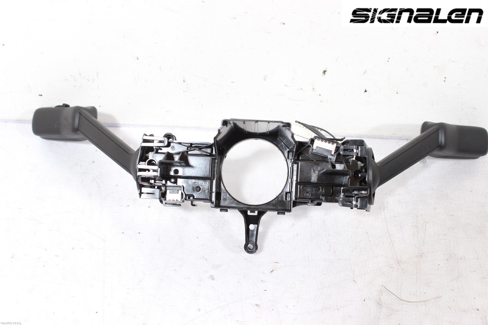 Volkswagen VW PASSAT 15-19 Spakcentral