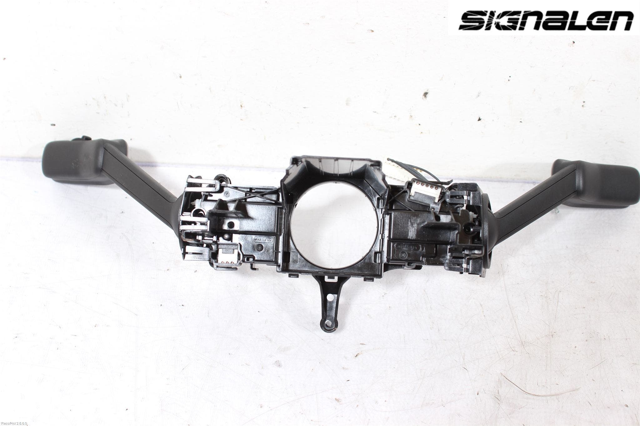 Volkswagen VW PASSAT 15-19 Spakcentral