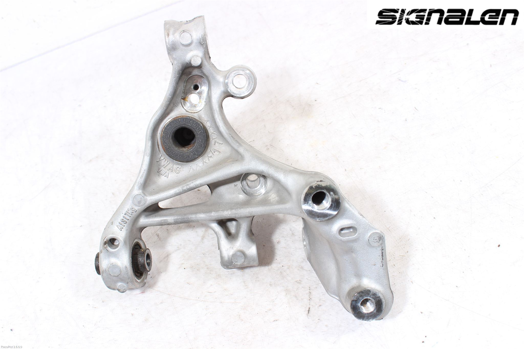 Audi TT/TTS/TT RS 15- Hjullagerhus-Spindel Vä B