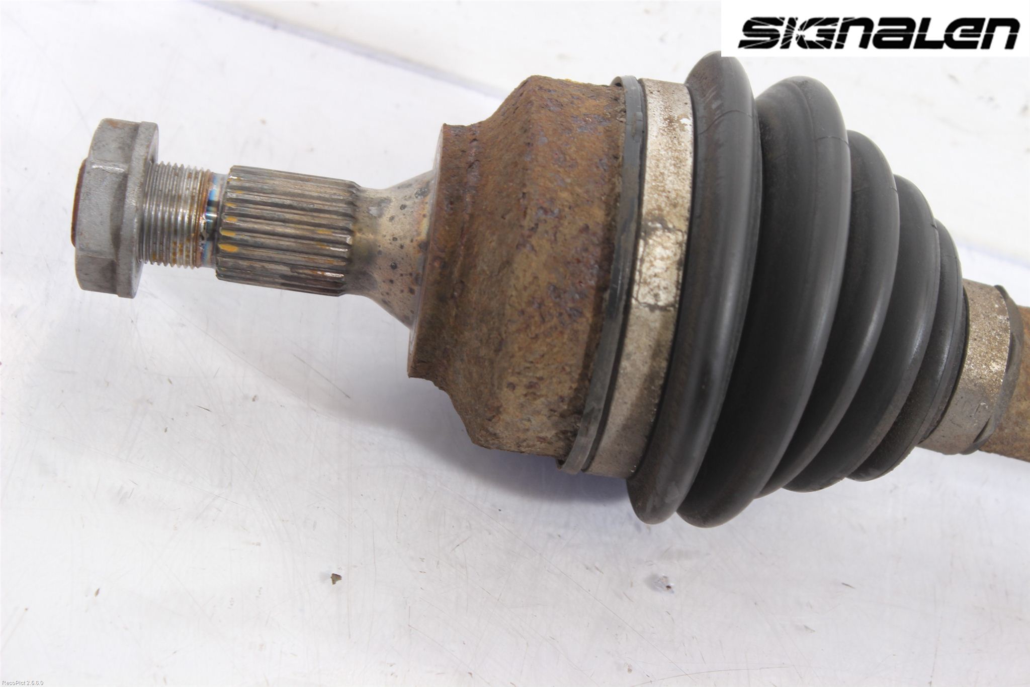 Peugeot 307     05-08 Drivaxel Fram Vänster