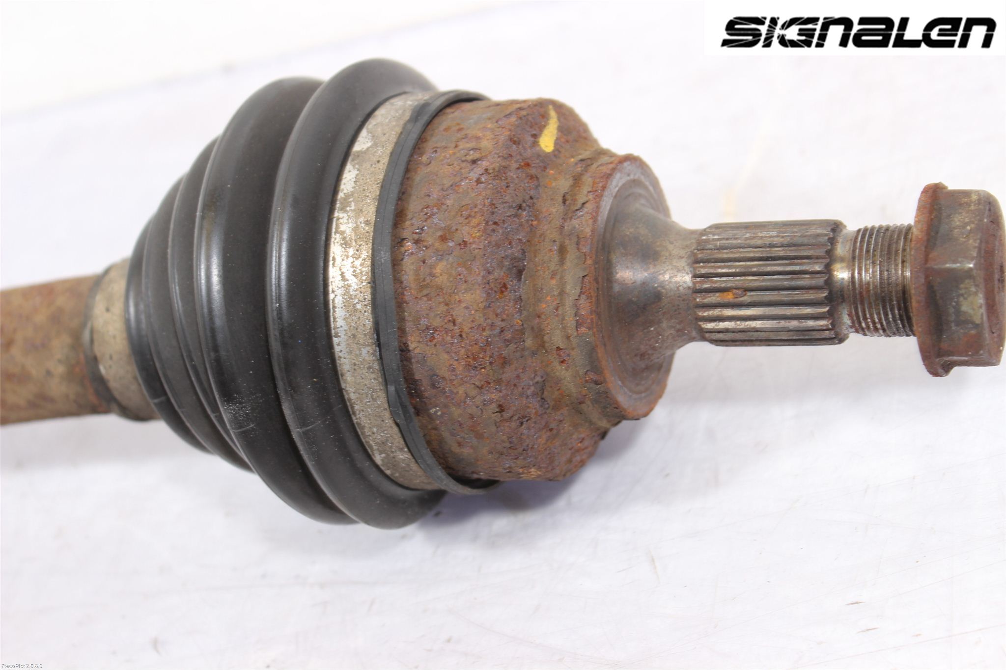 Peugeot 307     05-08 Drivaxel Fram Vänster