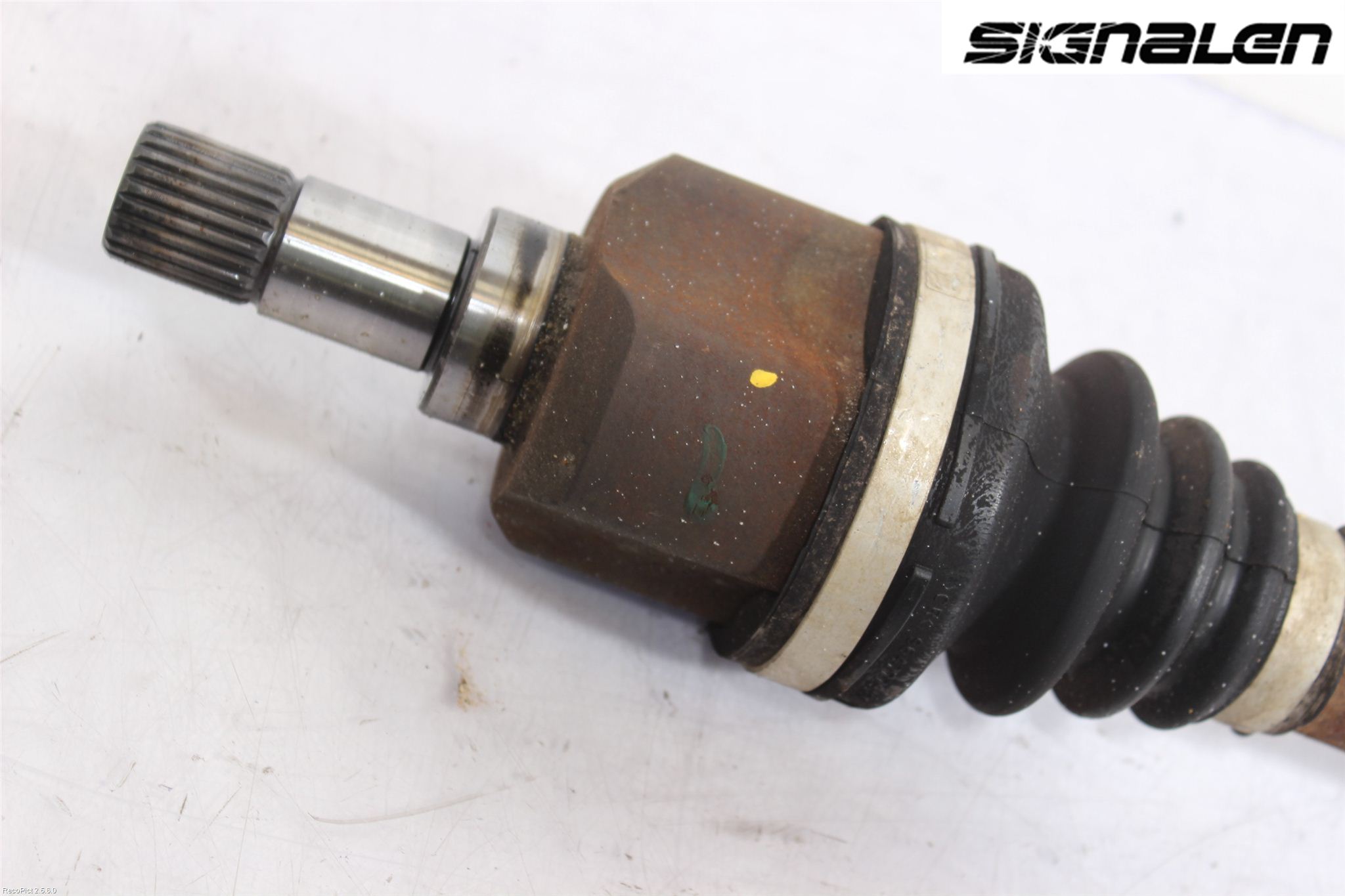 Peugeot 307     05-08 Drivaxel Fram Vänster