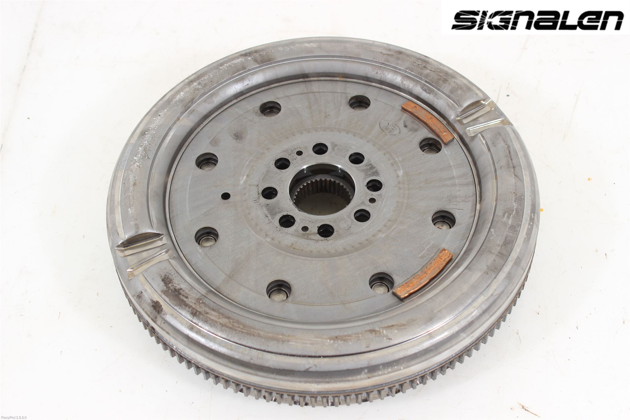 Volkswagen VW PASSAT 15-19 Svänghjul Aut