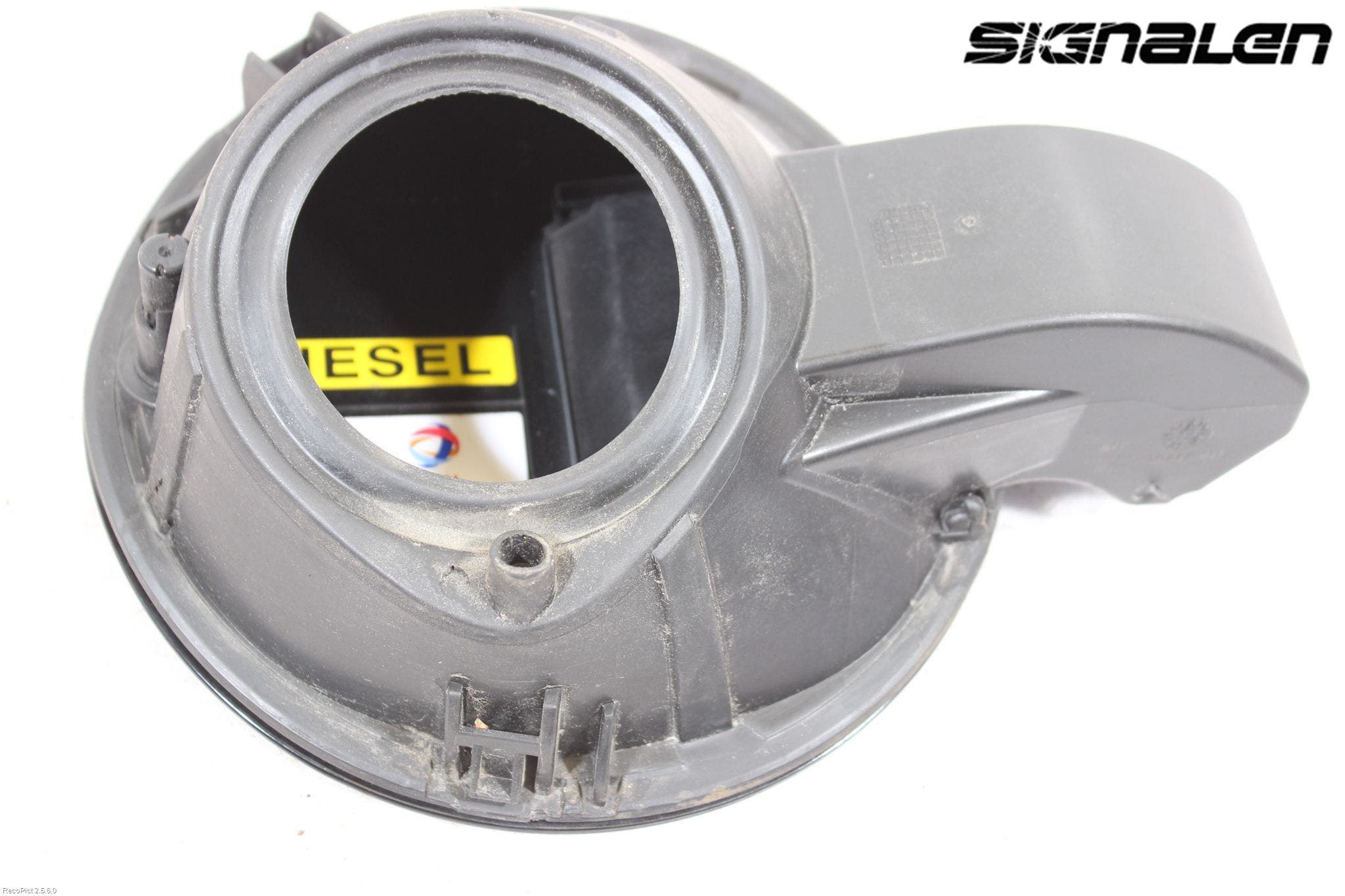 Peugeot 2008 13-20 Tanklucka