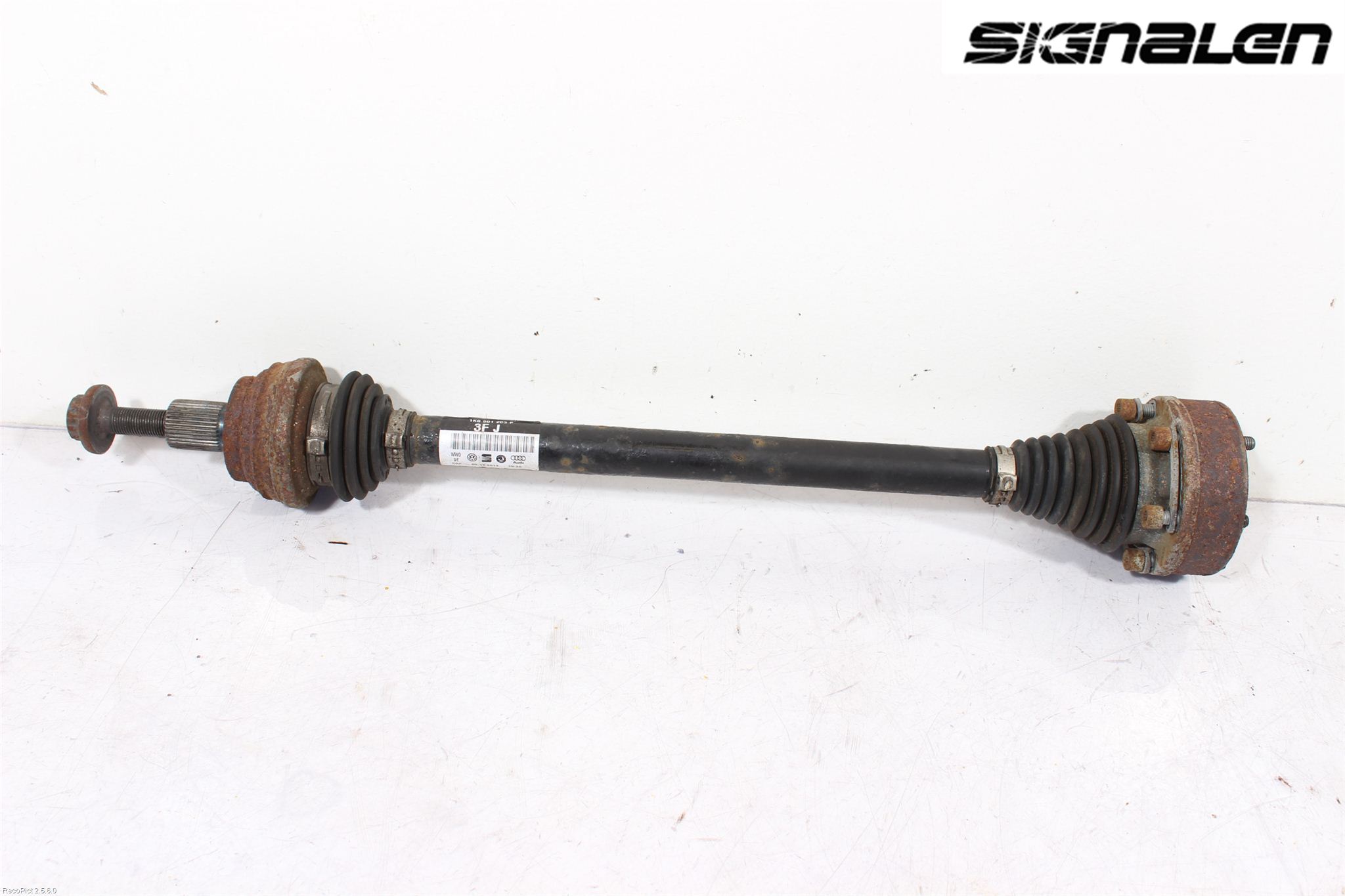 Skoda SUPERB 09-15 Drivaxel Bak Vänster