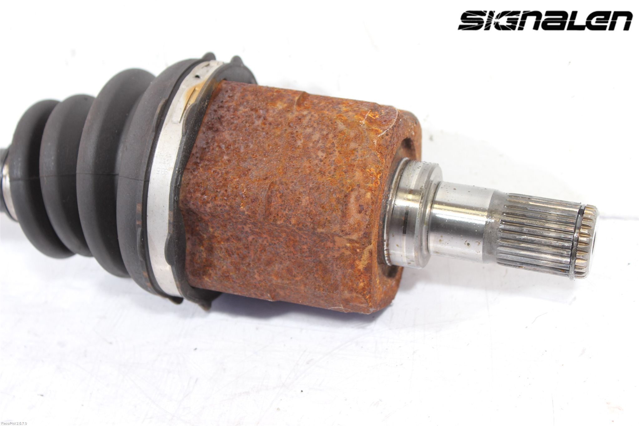 Kia CEED 06-12 Drivaxel Fram Höger