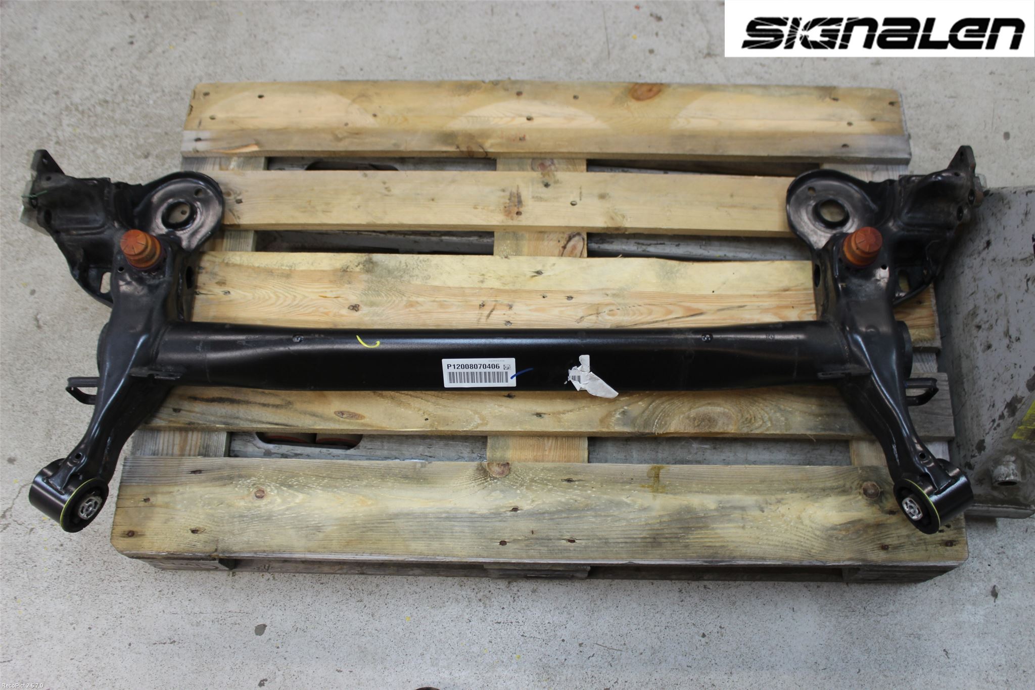 Peugeot 208 12-15 Bakaxel