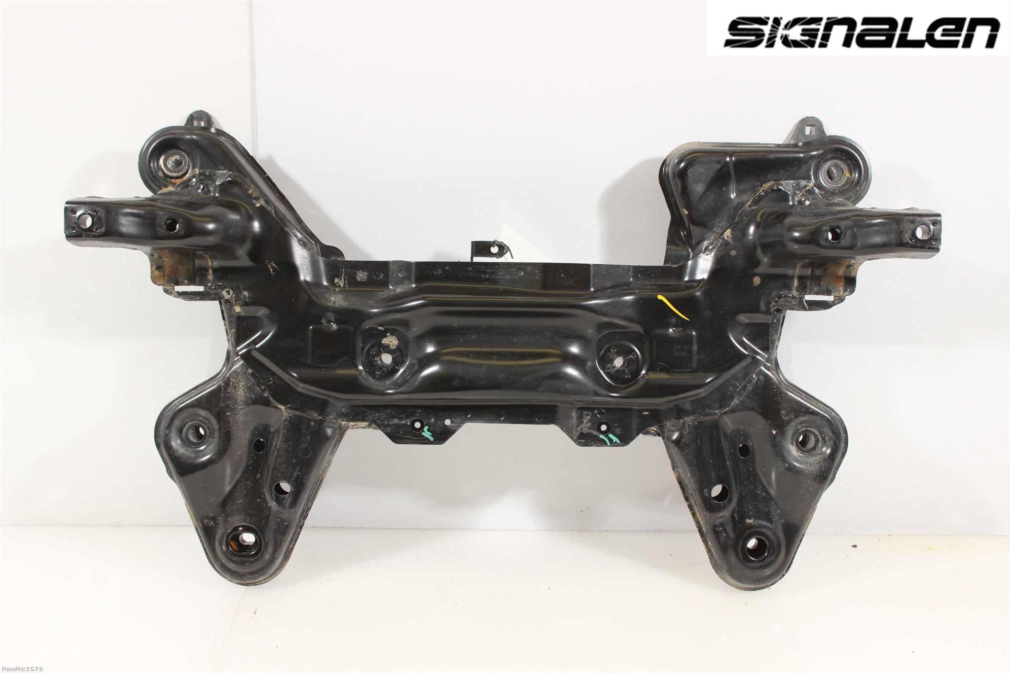 Peugeot 208 12-15 Framvagnsbalk