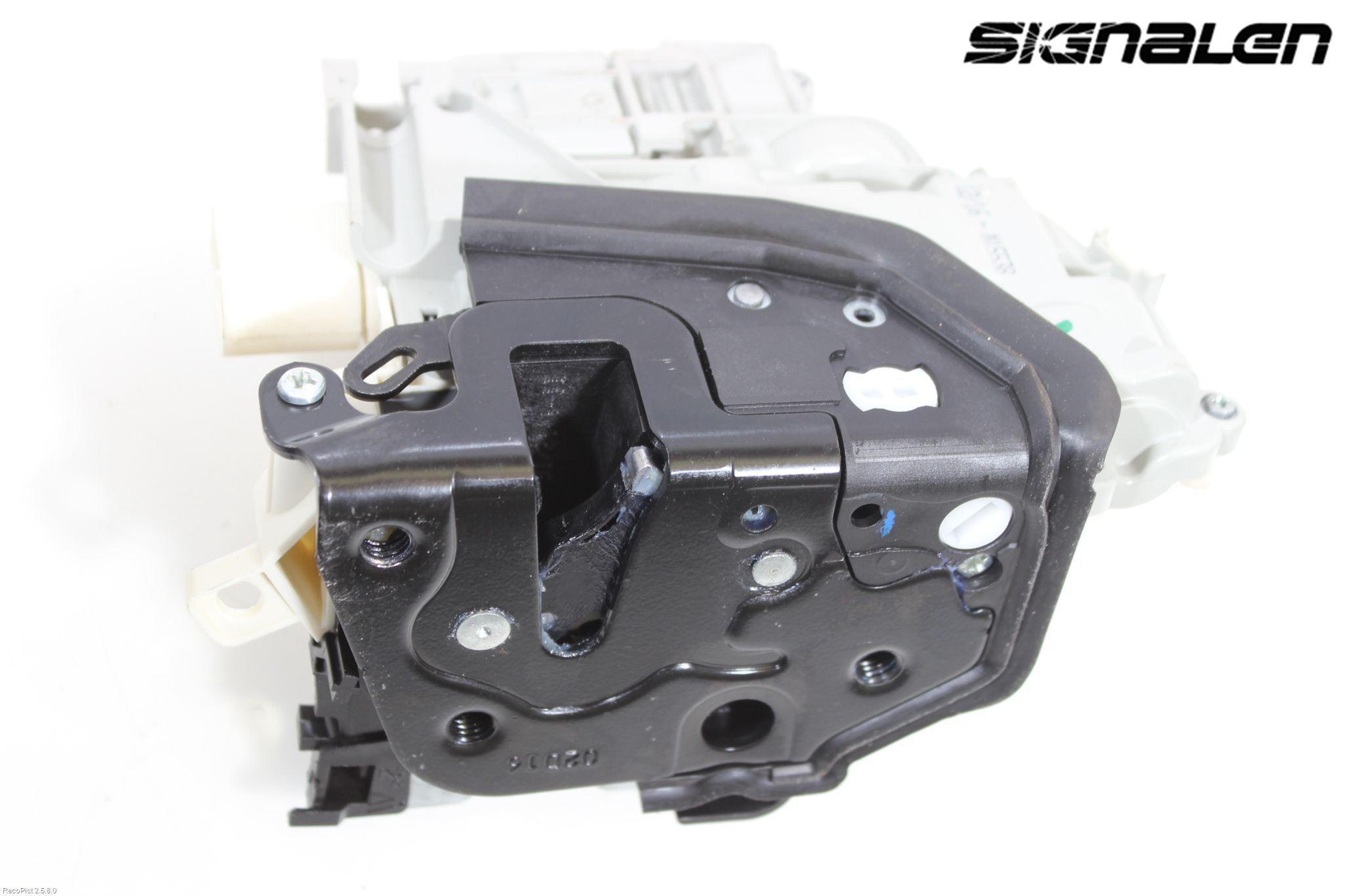 Audi A4/S4 B9 16-19 Låskista-Dörrlås