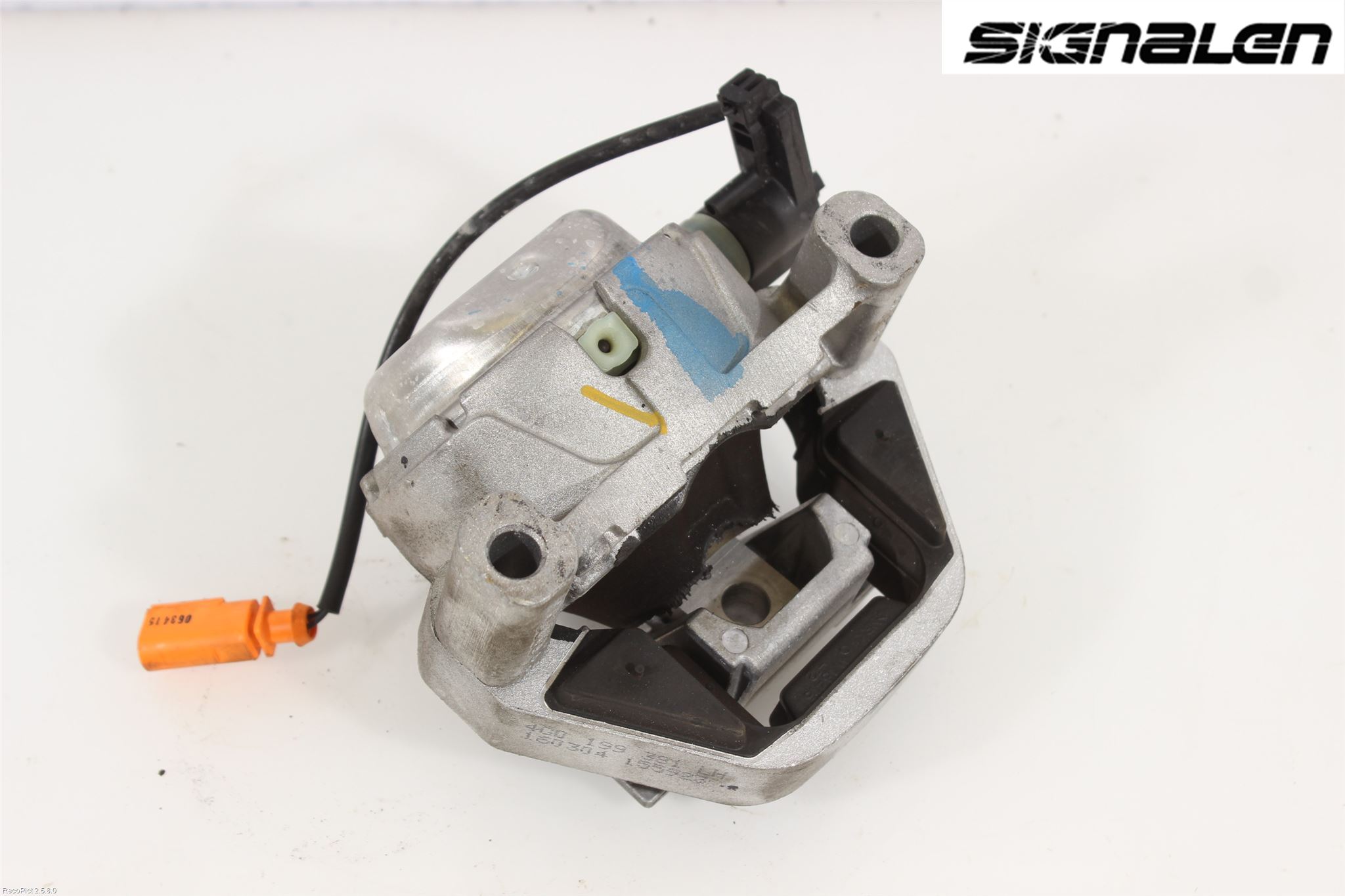 Audi A6 ALLROAD 12-18 Motorfäste