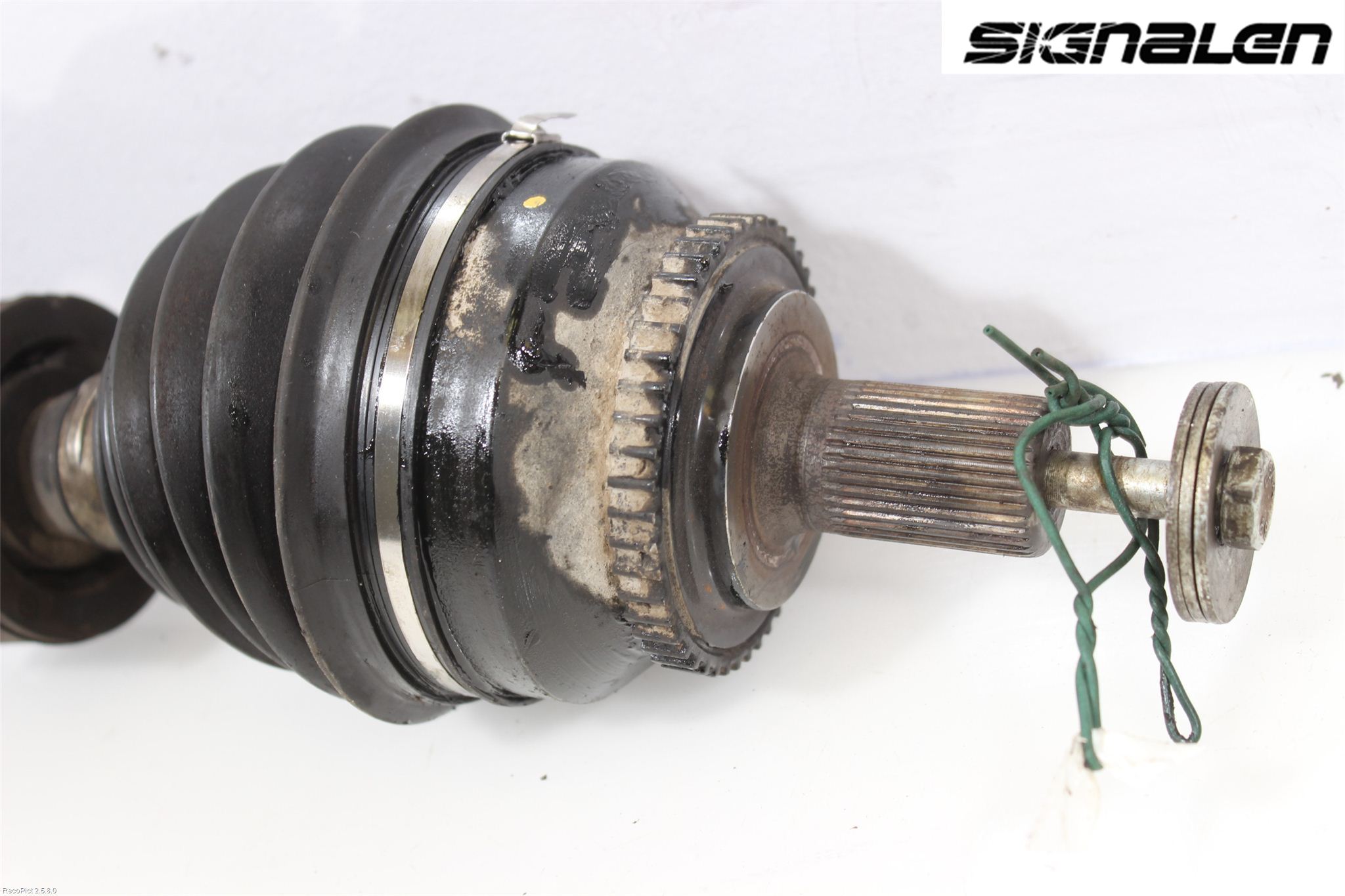 Volvo S70/V70/XC  97-00 Drivaxel Fram Vänster