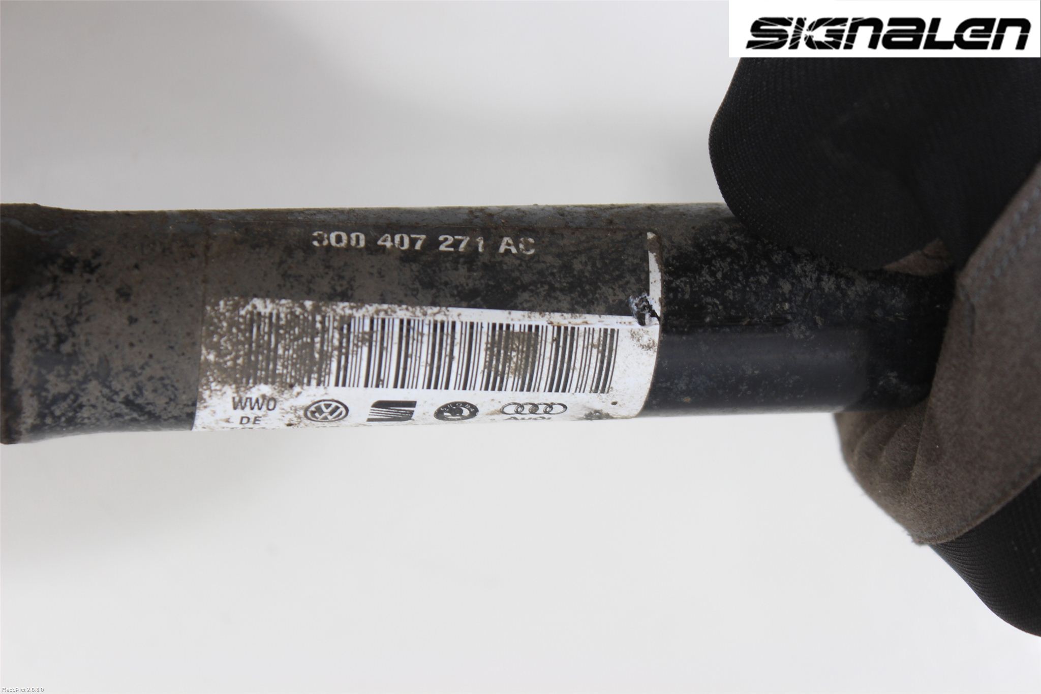 Skoda SUPERB 16-24 Drivaxel Fram Vänster