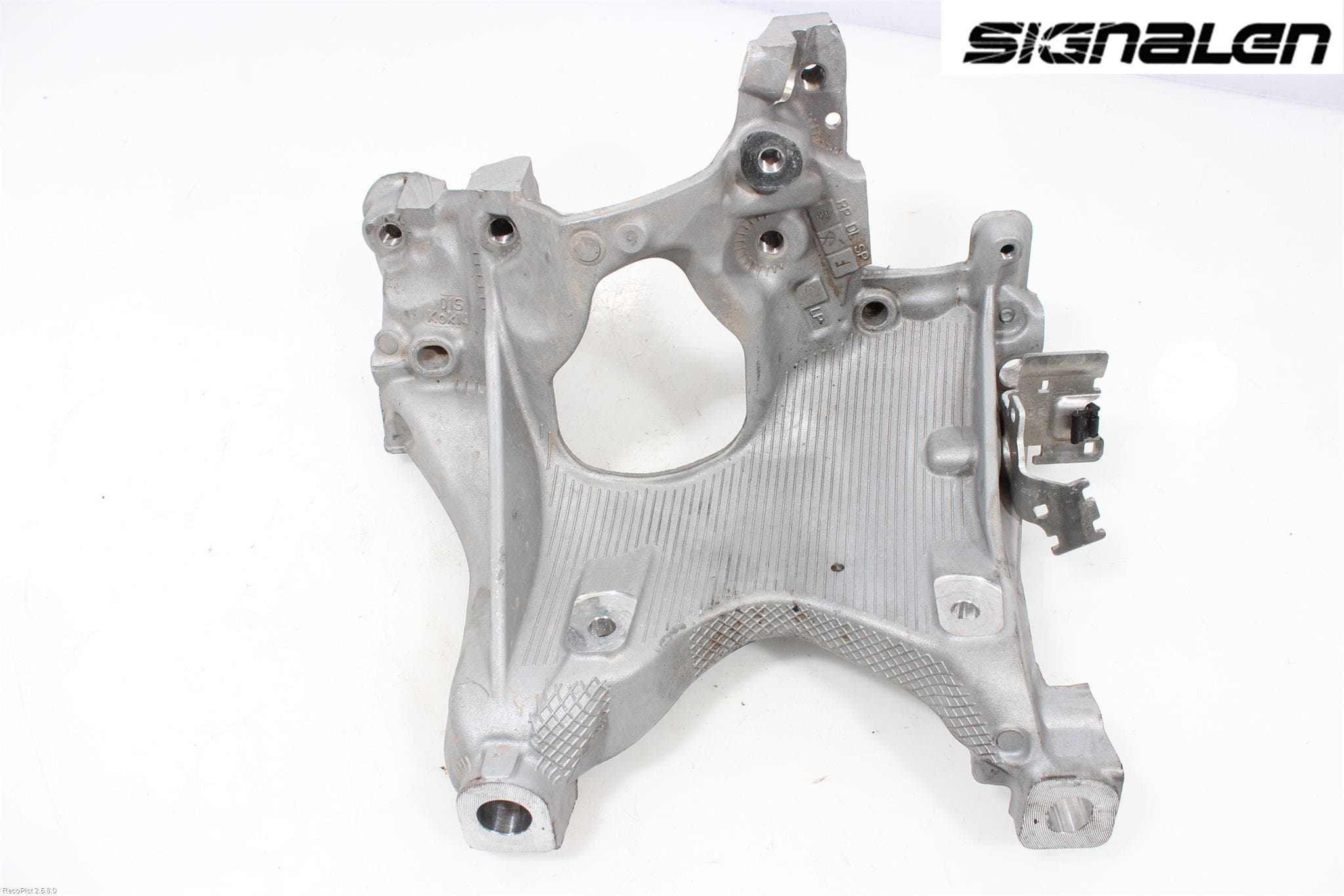 Audi A4/S4 B9 16-19 Framvagnsbalk