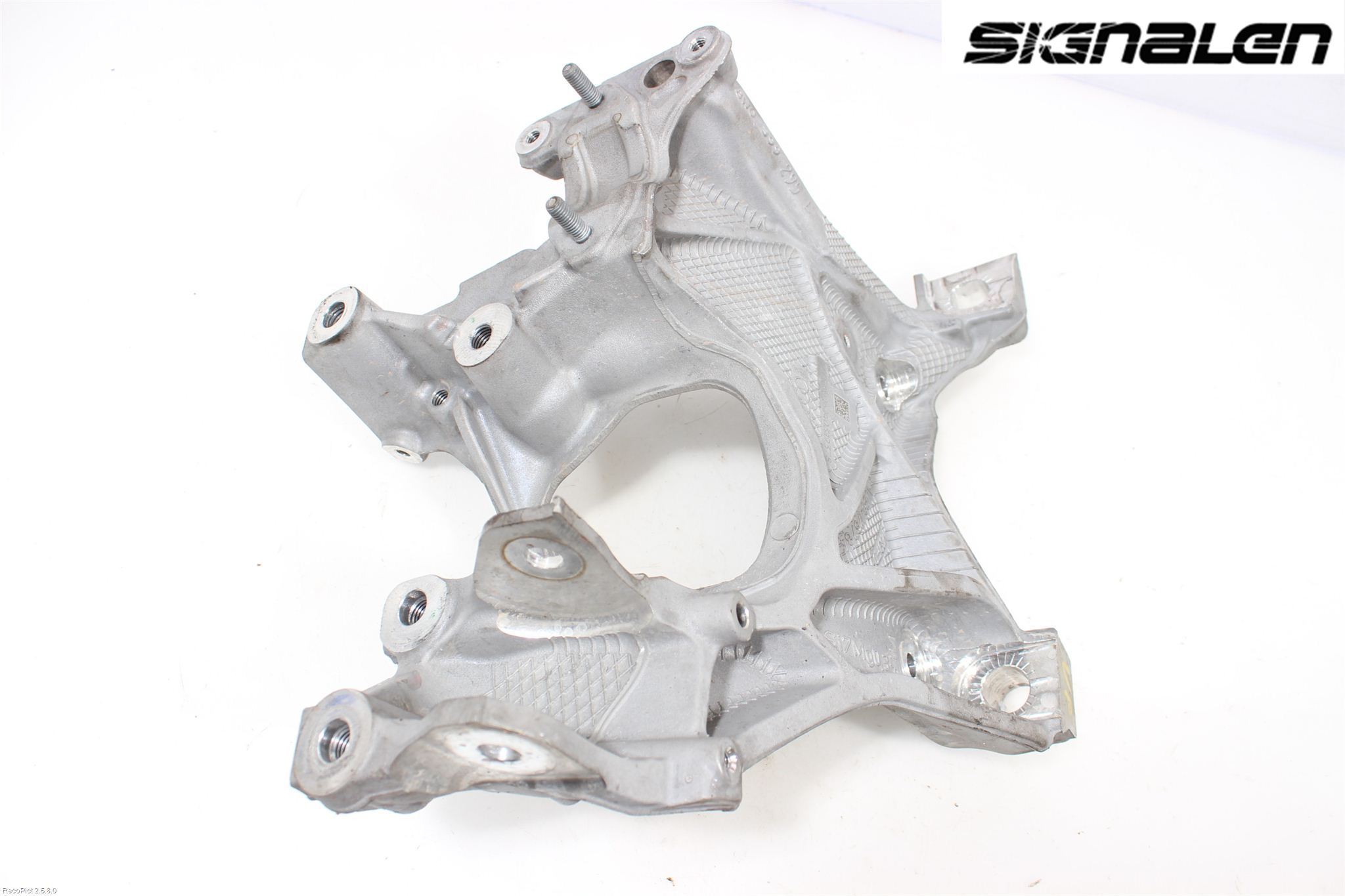 Audi A4/S4 B9 16-19 Framvagnsbalk