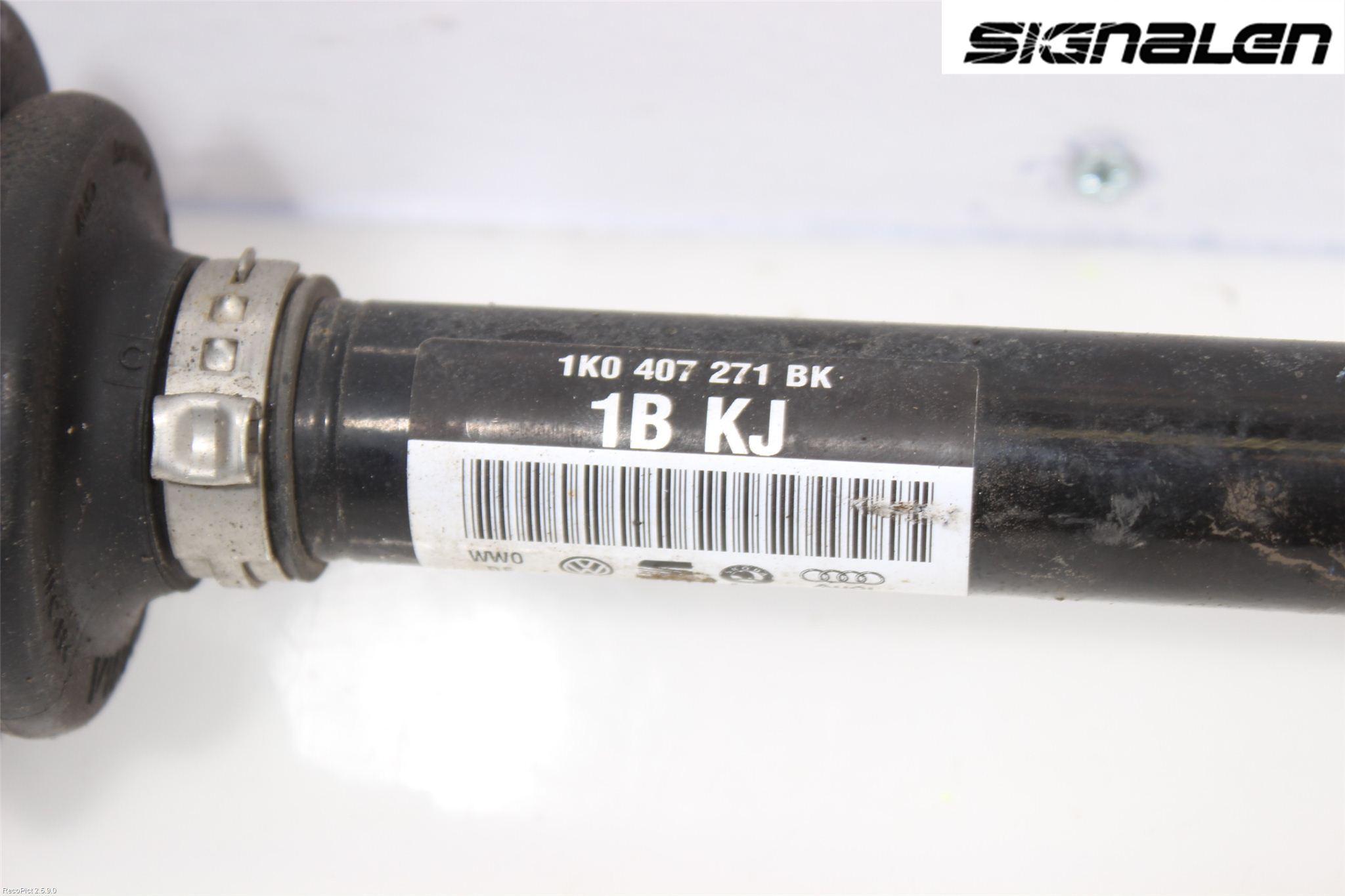 Volkswagen VW GOLF SPORTSVAN 15-20 Drivaxel Fram Vänster