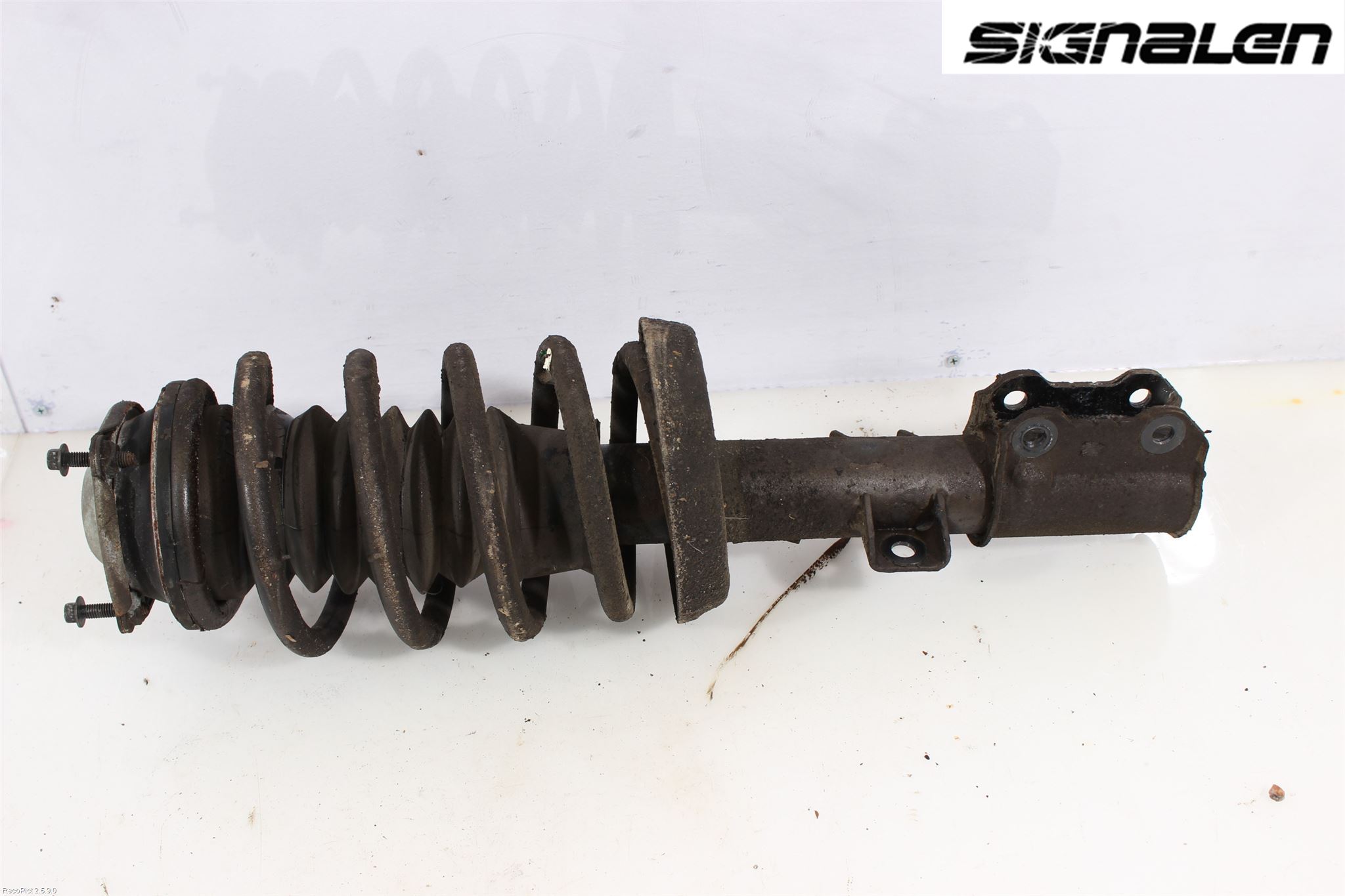 Saab 9-5     06-10 Fjäderben Fram Vänster