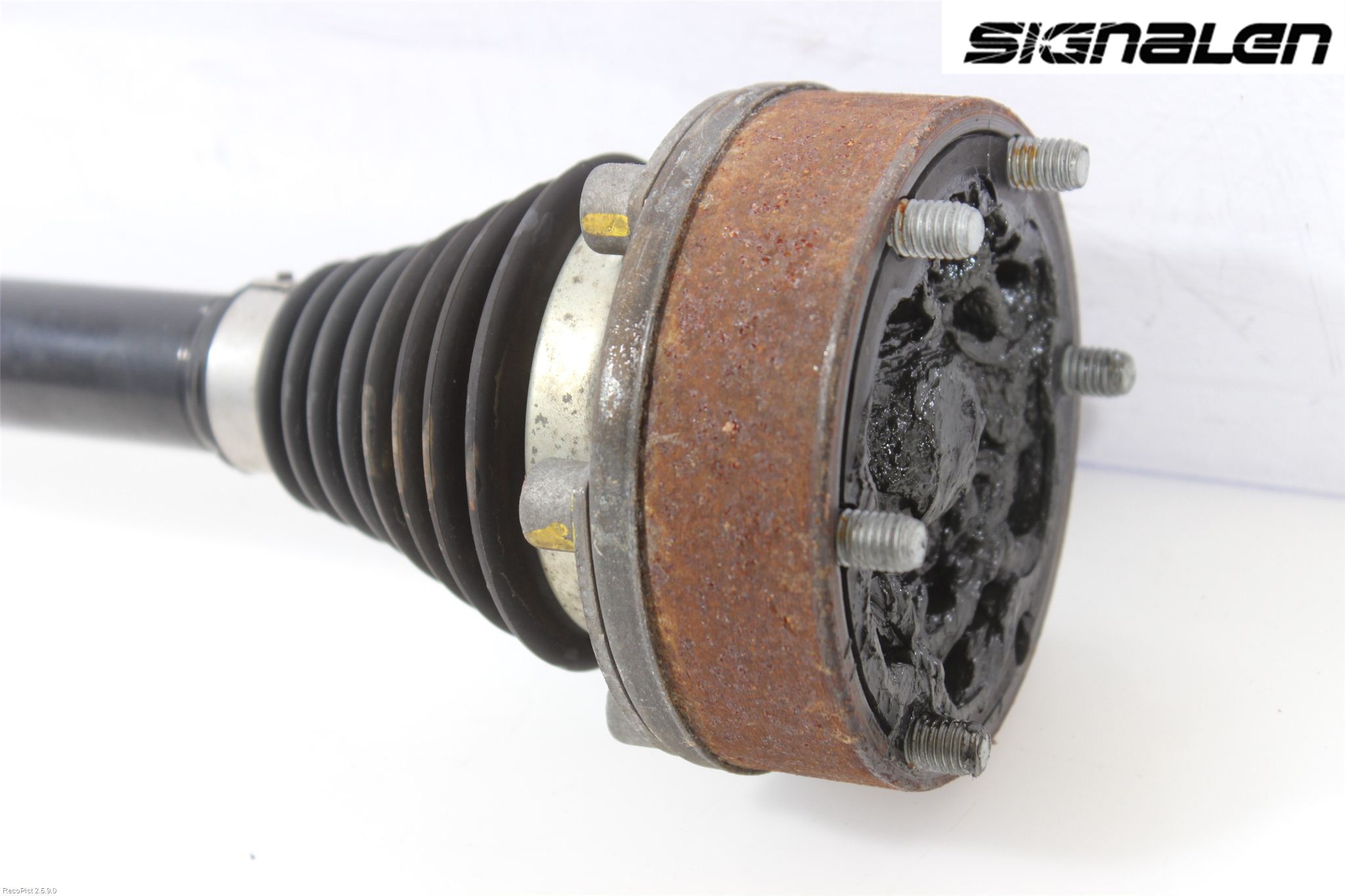 Volkswagen VW PASSAT 15-19 Drivaxel Bak Höger