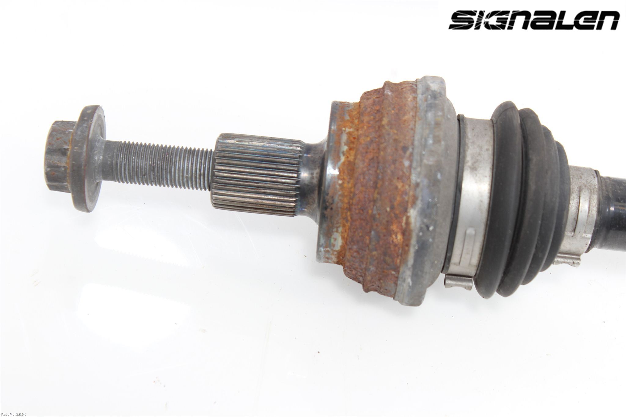 Volkswagen VW PASSAT 15-19 Drivaxel Bak Vänster