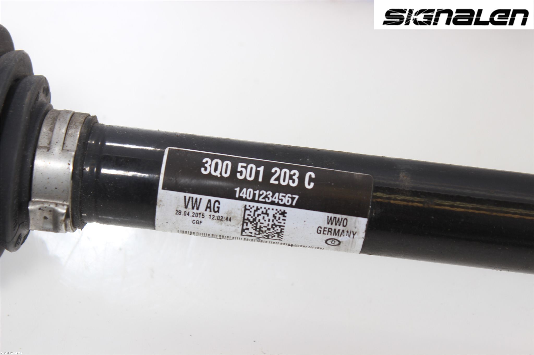 Volkswagen VW PASSAT 15-19 Drivaxel Bak Vänster