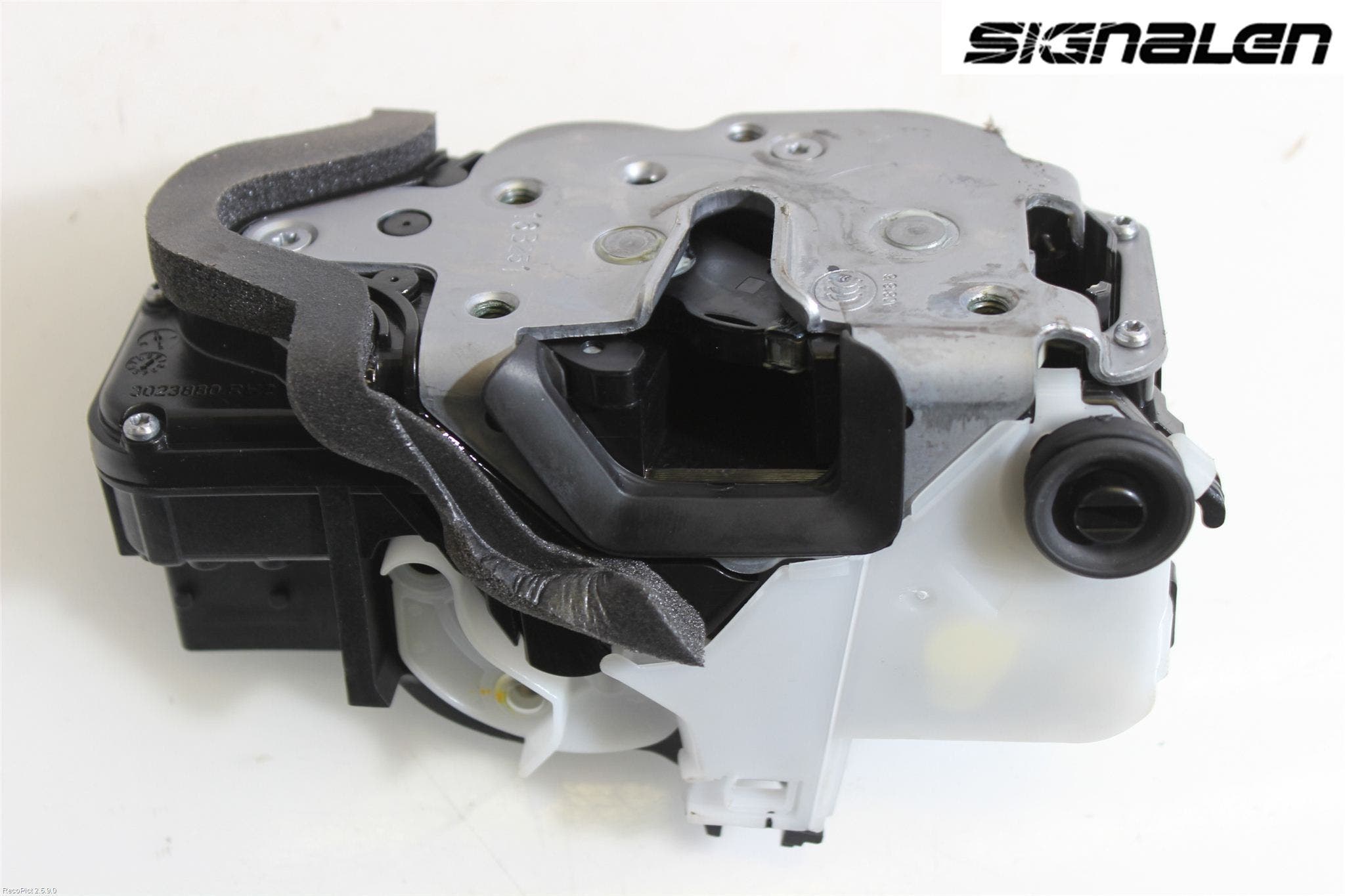 Opel INSIGNIA 09-16 Låskista-Dörrlås