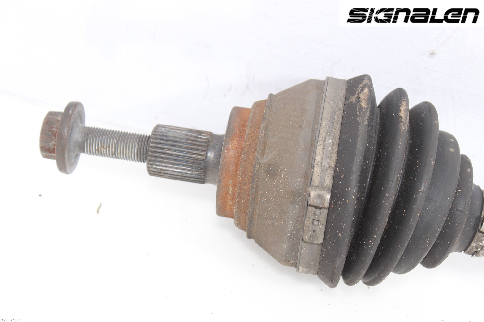 Volkswagen VW PASSAT 15-19 Drivaxel Fram Höger