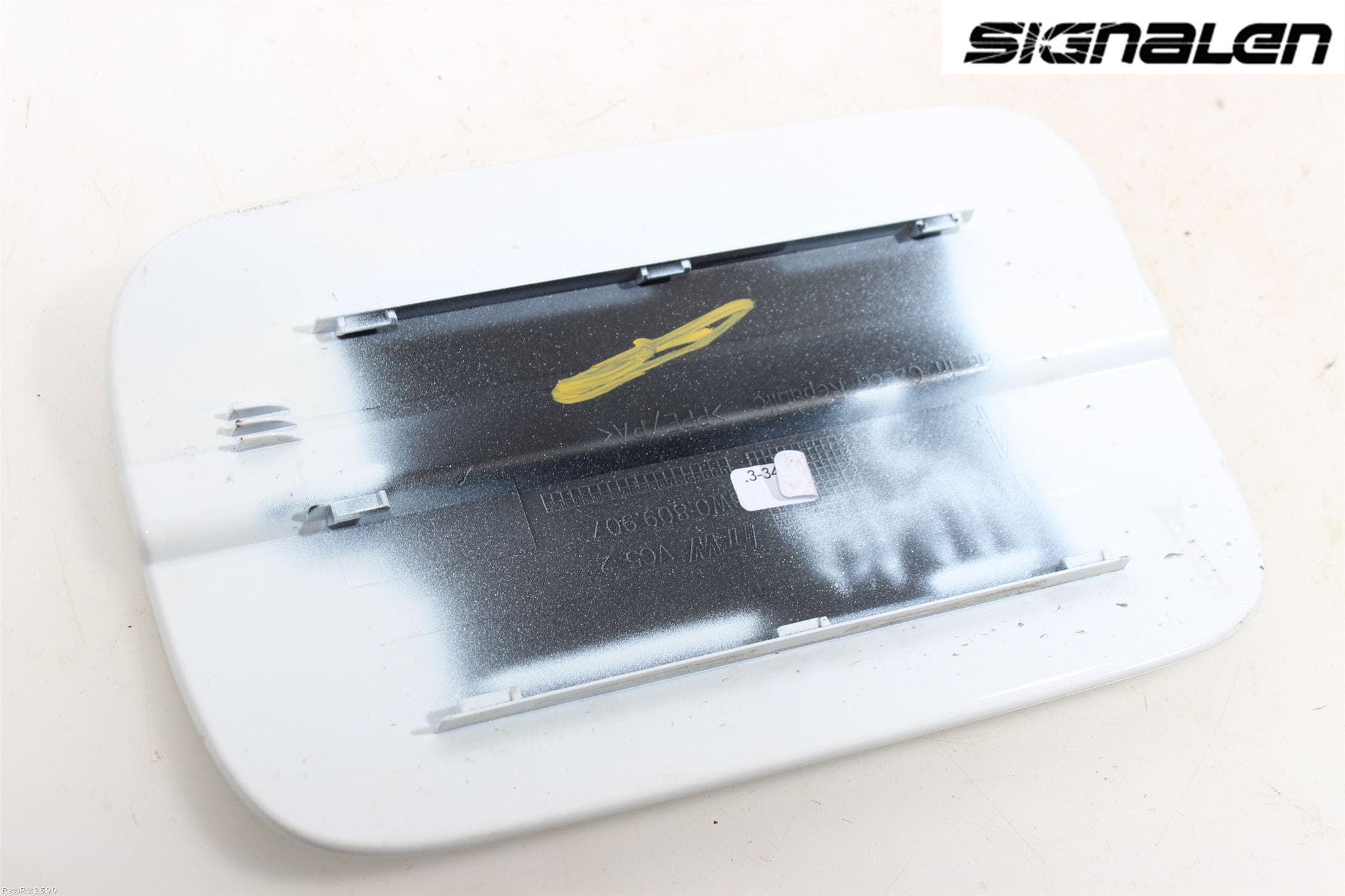 Audi A4/S4 B9 16-19 Tanklucka