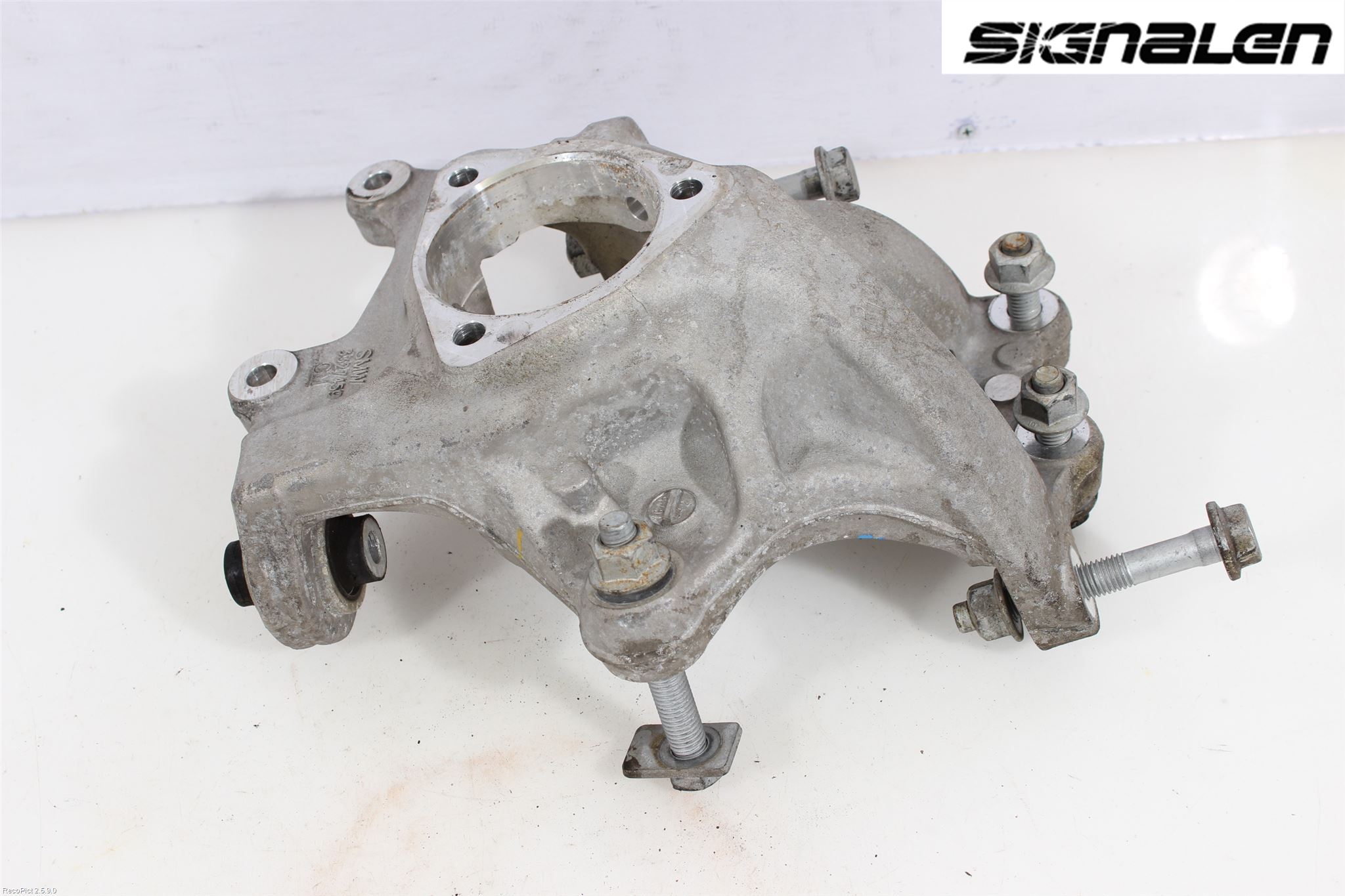 Opel INSIGNIA 09-16 Hjullagerhus-Spindel Hö B