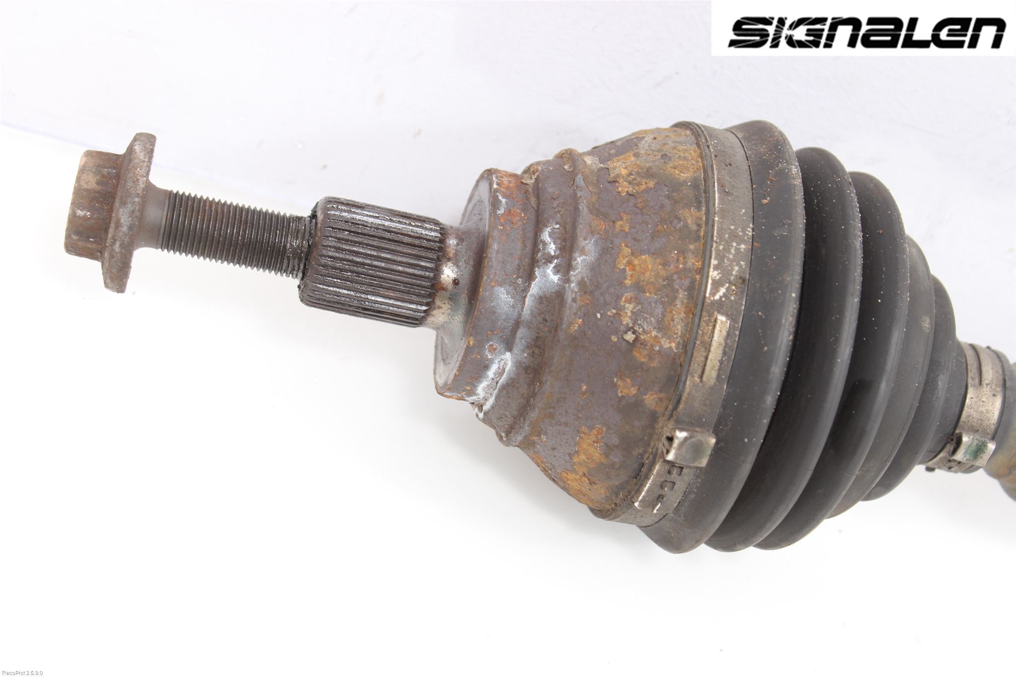Volkswagen VW PASSAT 05-11 Drivaxel Fram Höger
