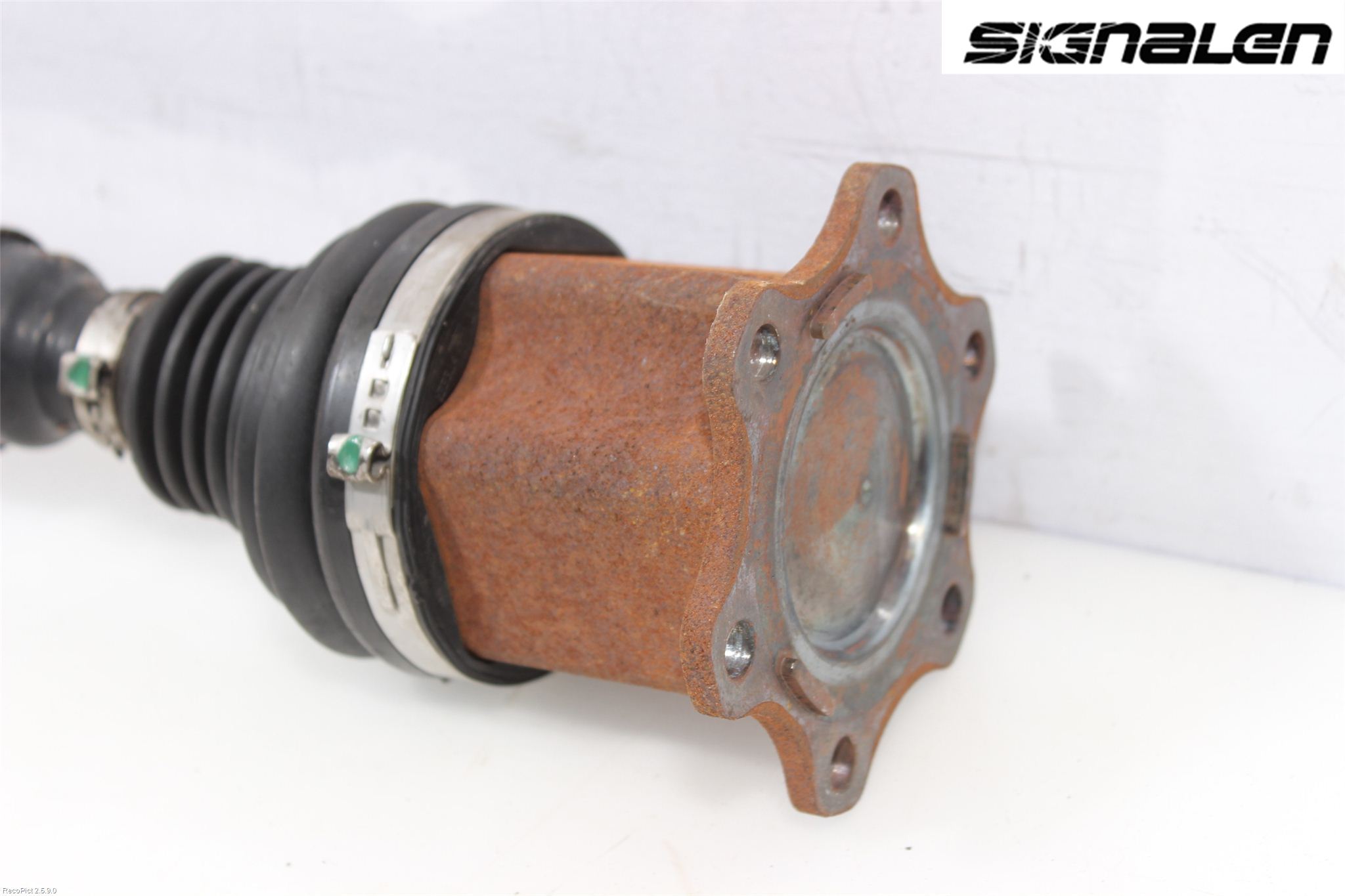 Volkswagen VW PASSAT 05-11 Drivaxel Fram Höger