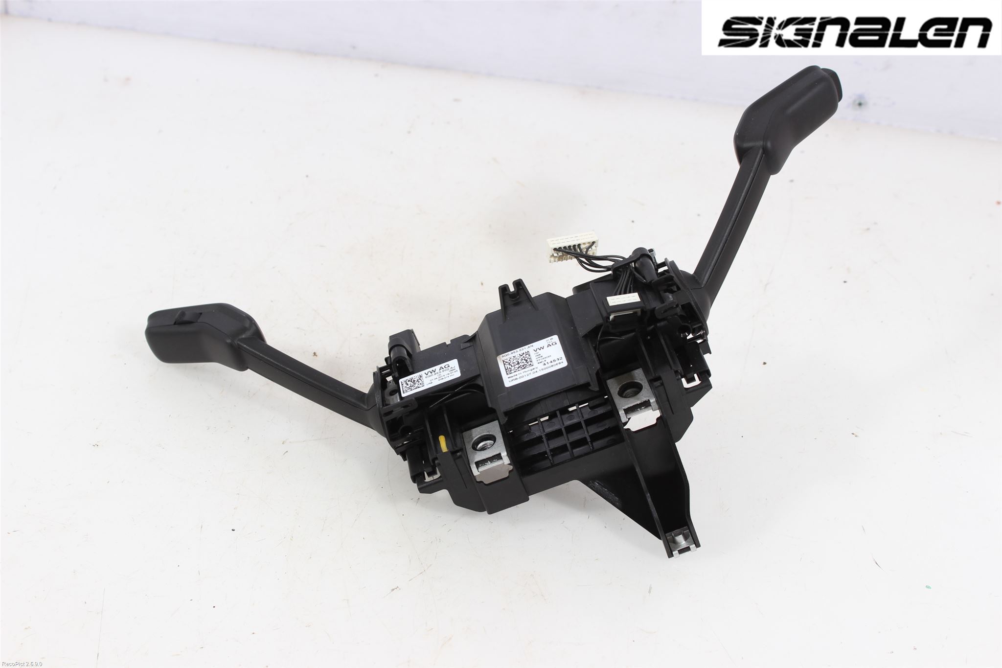 Volkswagen VW PASSAT 15-19 Spakcentral