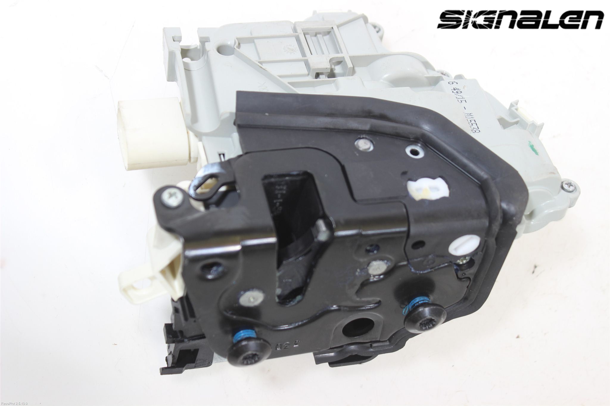 Audi A4/S4 B9 16-19 Låskista-Dörrlås