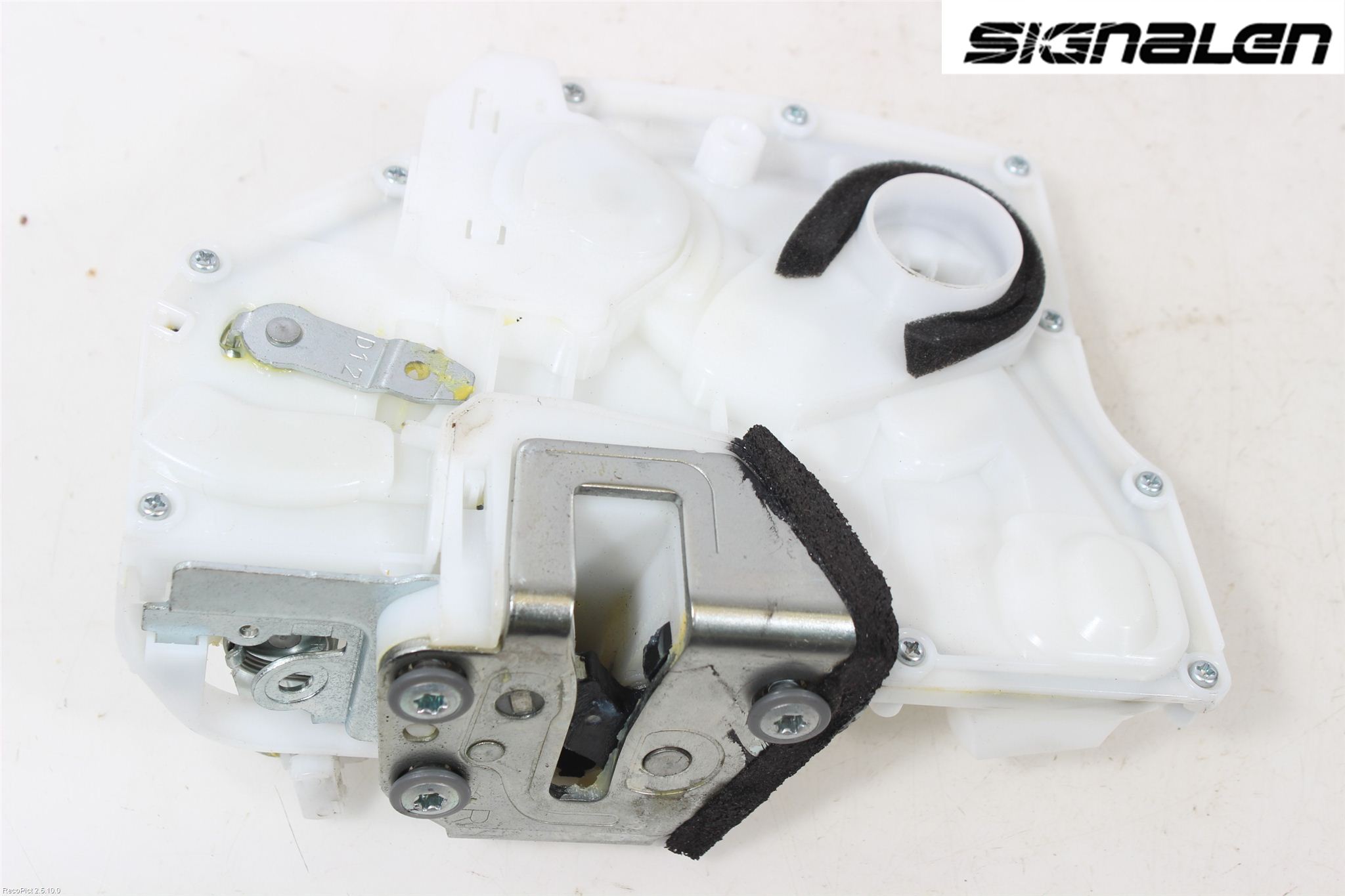 Suzuki SWIFT 11-16 Låskista-Dörrlås