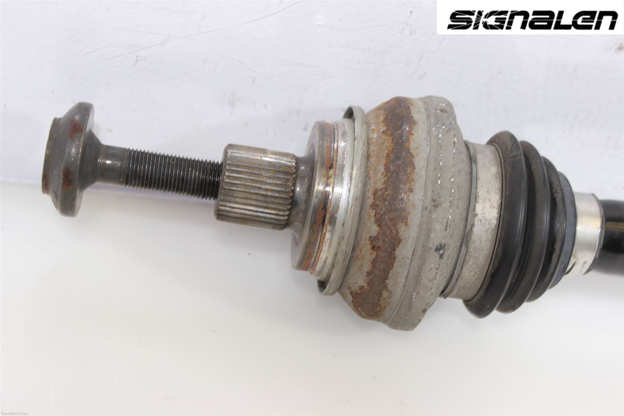 Audi A4/S4 B9 16-19 Drivaxel Bak Höger