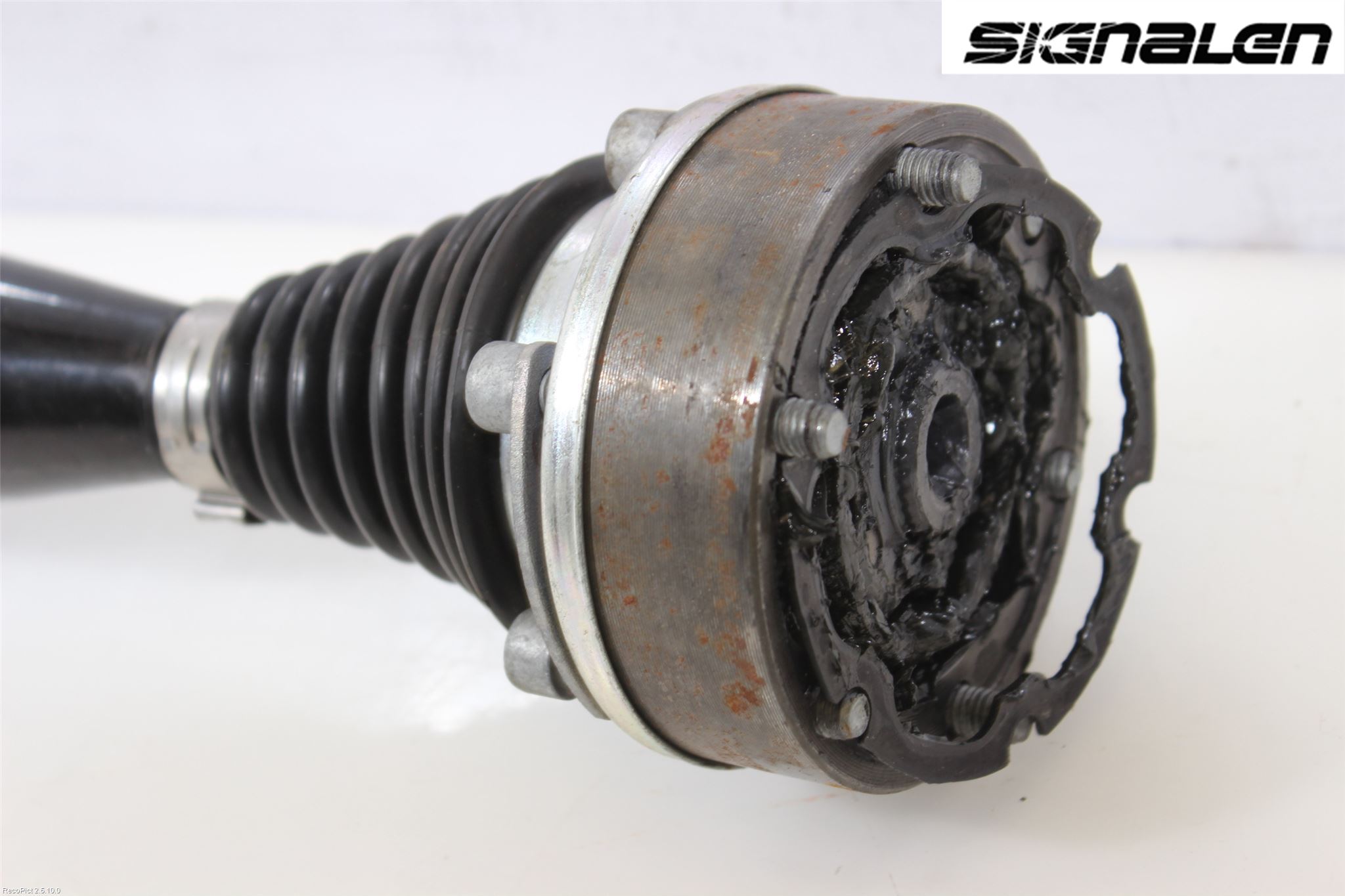Volkswagen VW POLO 10-17 Drivaxel Fram Höger