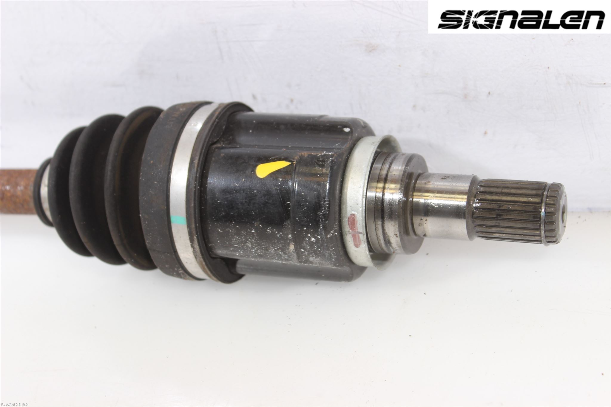 Suzuki SWIFT 11-16 Drivaxel Fram Vänster