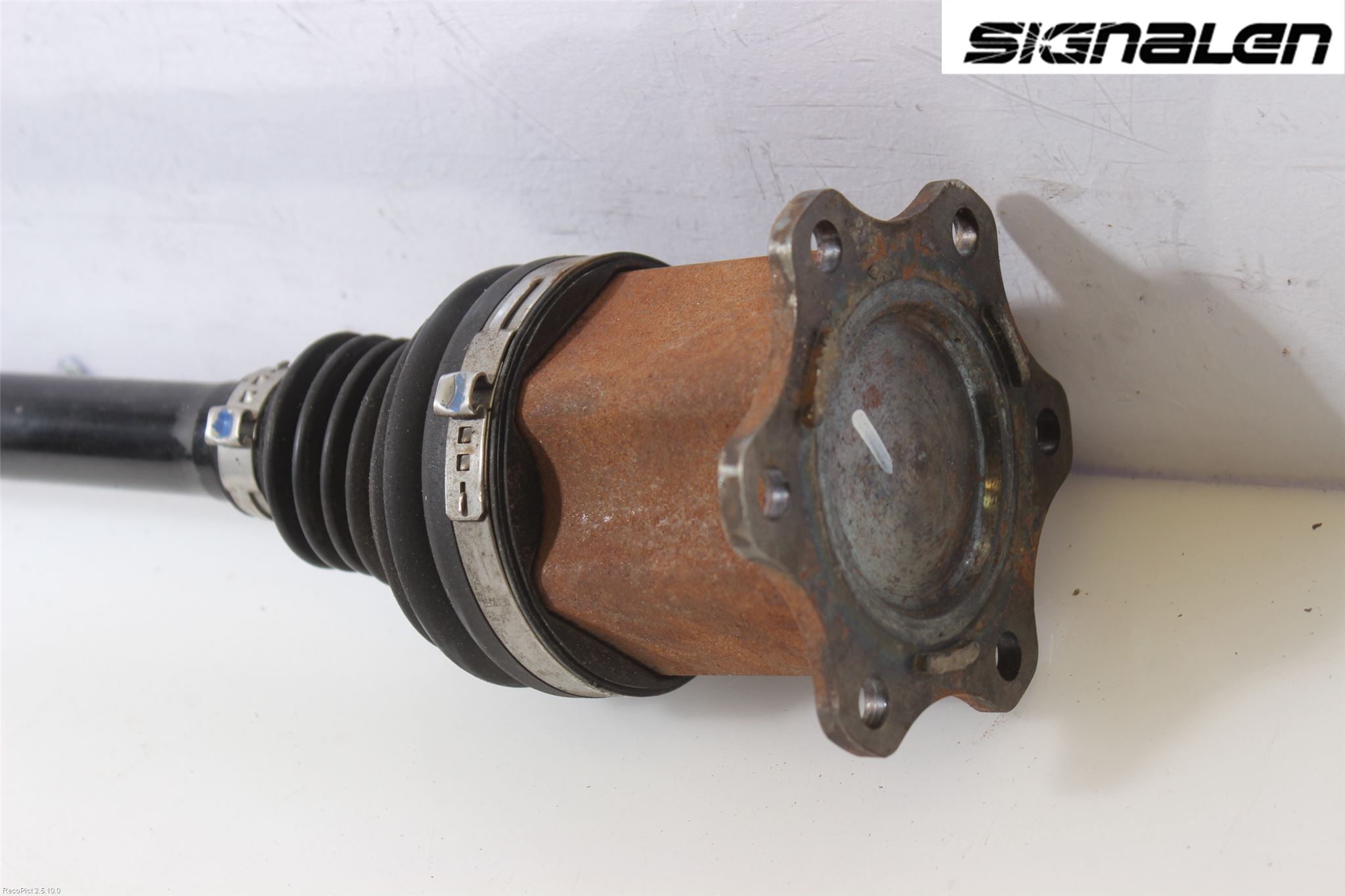 Volkswagen VW PASSAT 15-19 Drivaxel Fram Höger