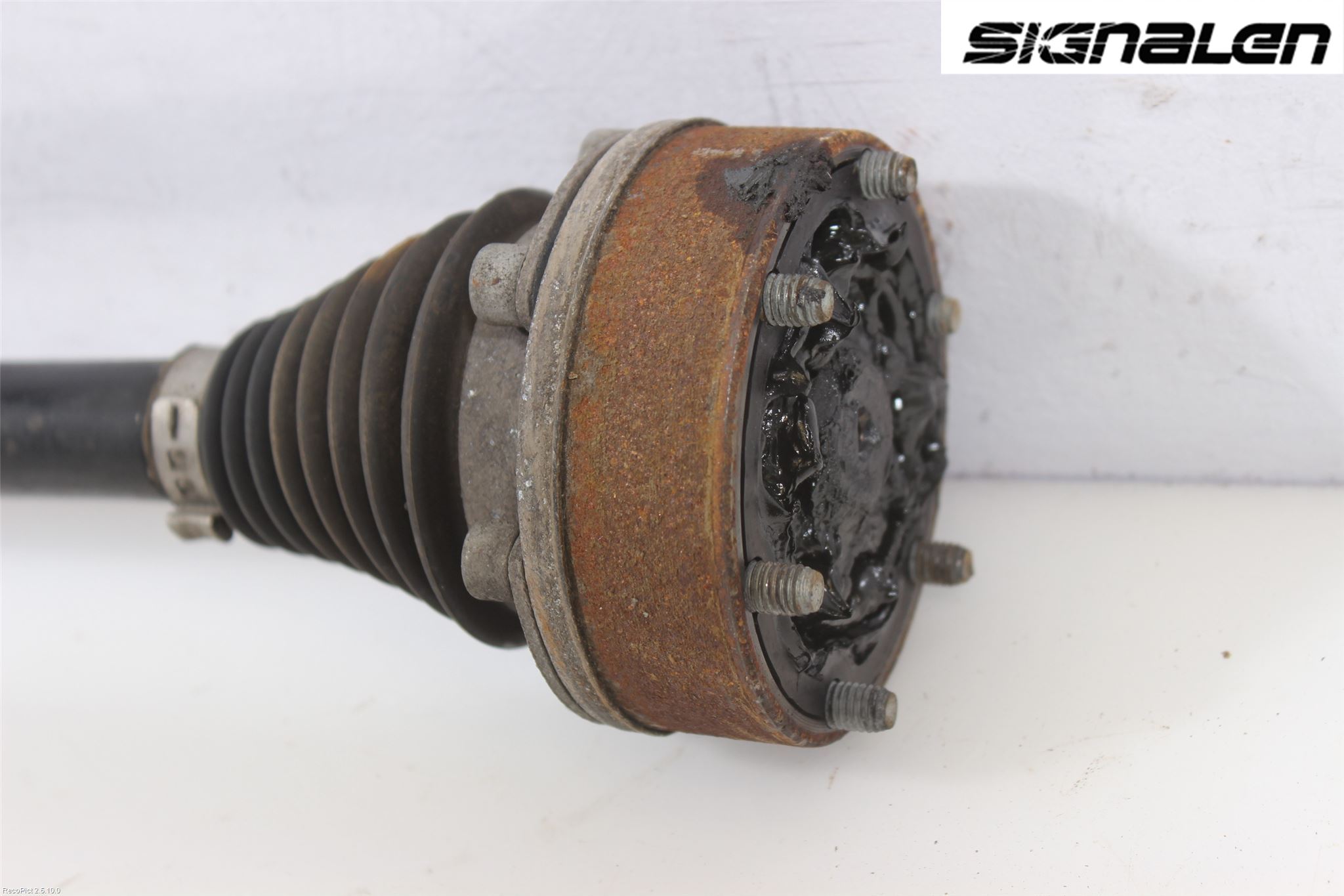 Volkswagen VW PASSAT 11-14 Drivaxel Bak Höger