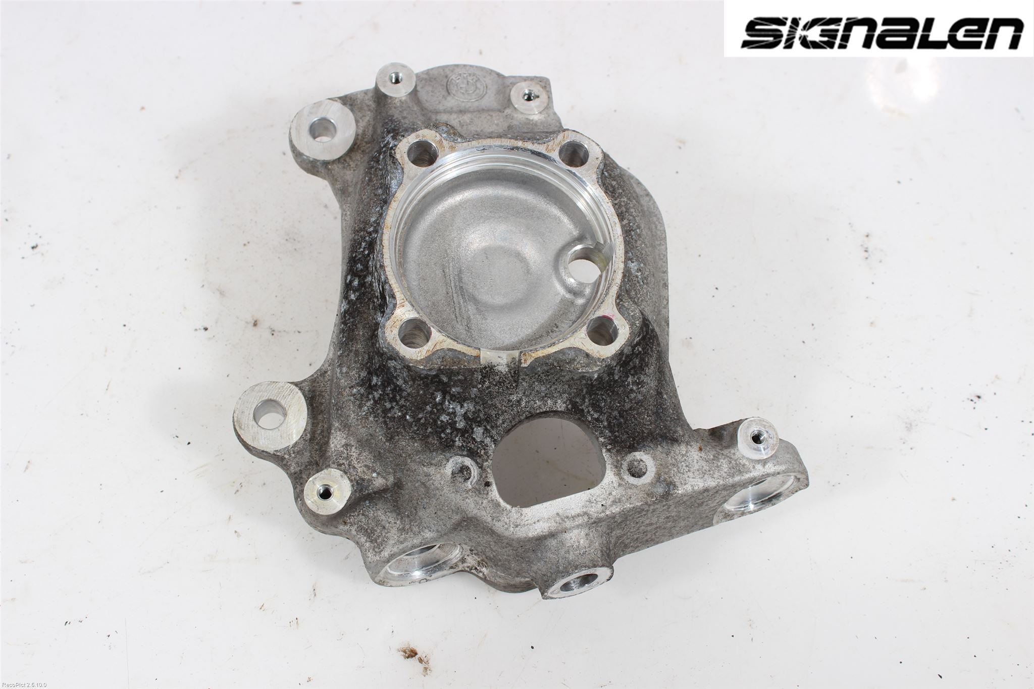BMW 5 E60/61 Sed/Tou 02-10 Styrspindel Lagerhus Hö